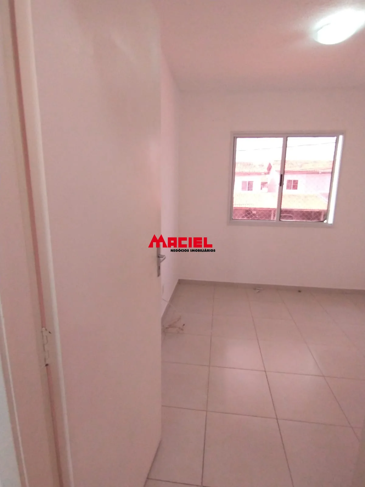Alugar Casa / Condom&iacute;nio em S&atilde;o Jos&eacute; dos Campos R$ 2.300,00 - Foto 43