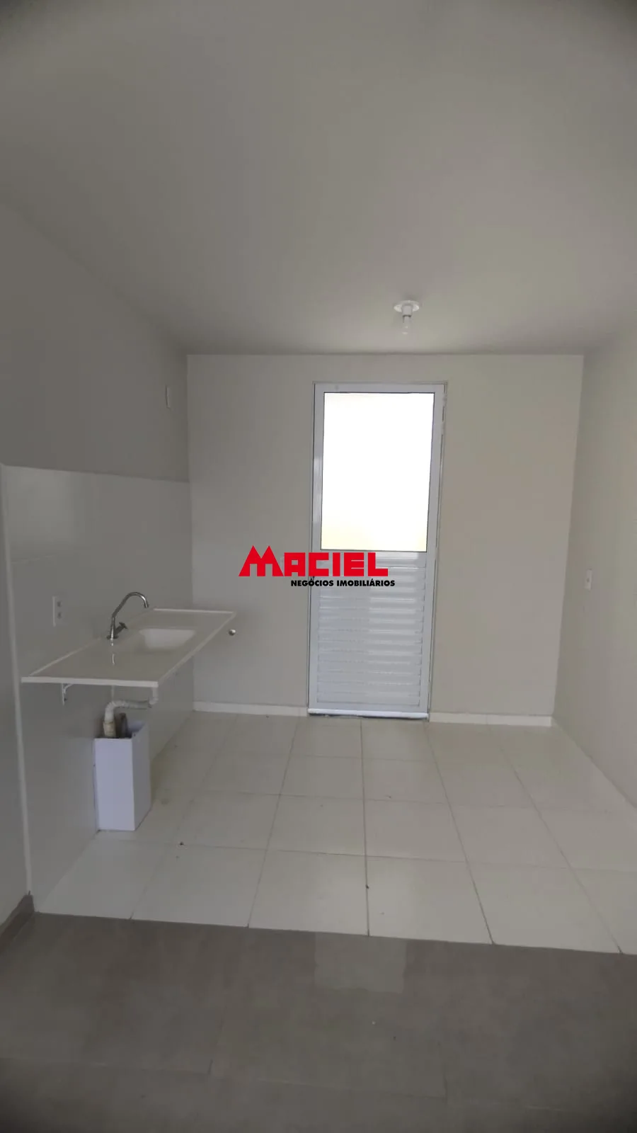 Alugar Casa / Condom&iacute;nio em Ca&ccedil;apava R$ 1.350,00 - Foto 9