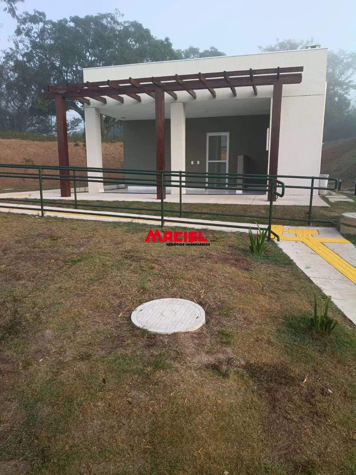 Alugar Casa / Condom&iacute;nio em Ca&ccedil;apava R$ 1.350,00 - Foto 26