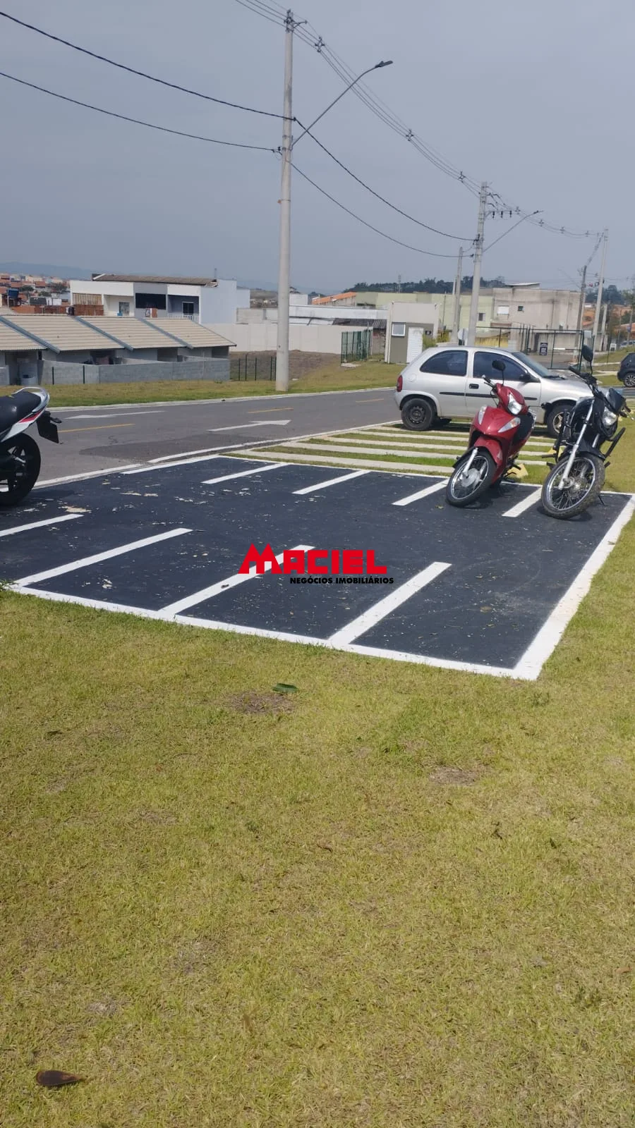 Alugar Casa / Condom&iacute;nio em Ca&ccedil;apava R$ 1.350,00 - Foto 32