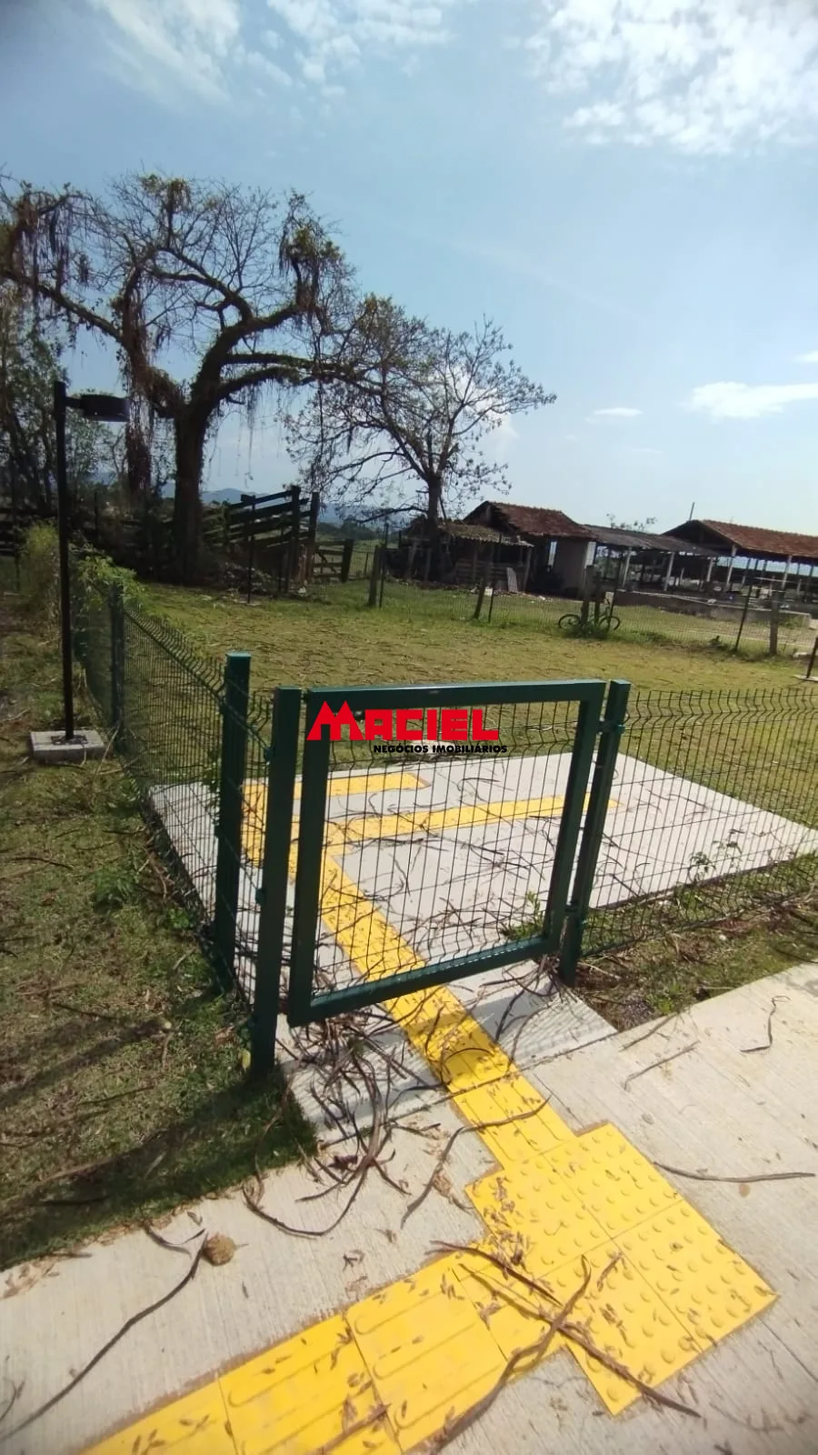 Alugar Casa / Condom&iacute;nio em Ca&ccedil;apava R$ 1.350,00 - Foto 36