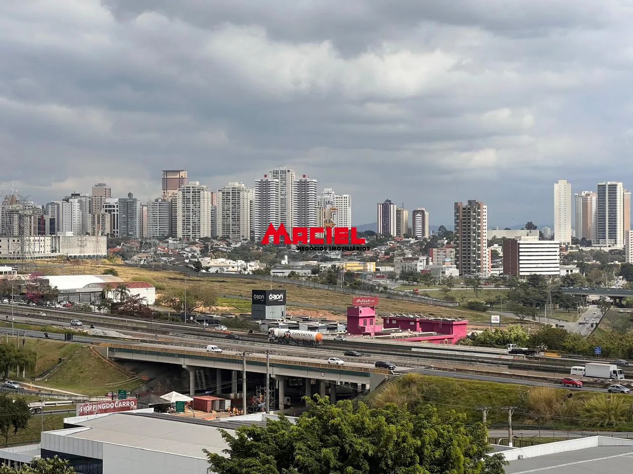 Alugar Apartamento / Padr&atilde;o em S&atilde;o Jos&eacute; dos Campos R$ 2.550,00 - Foto 16