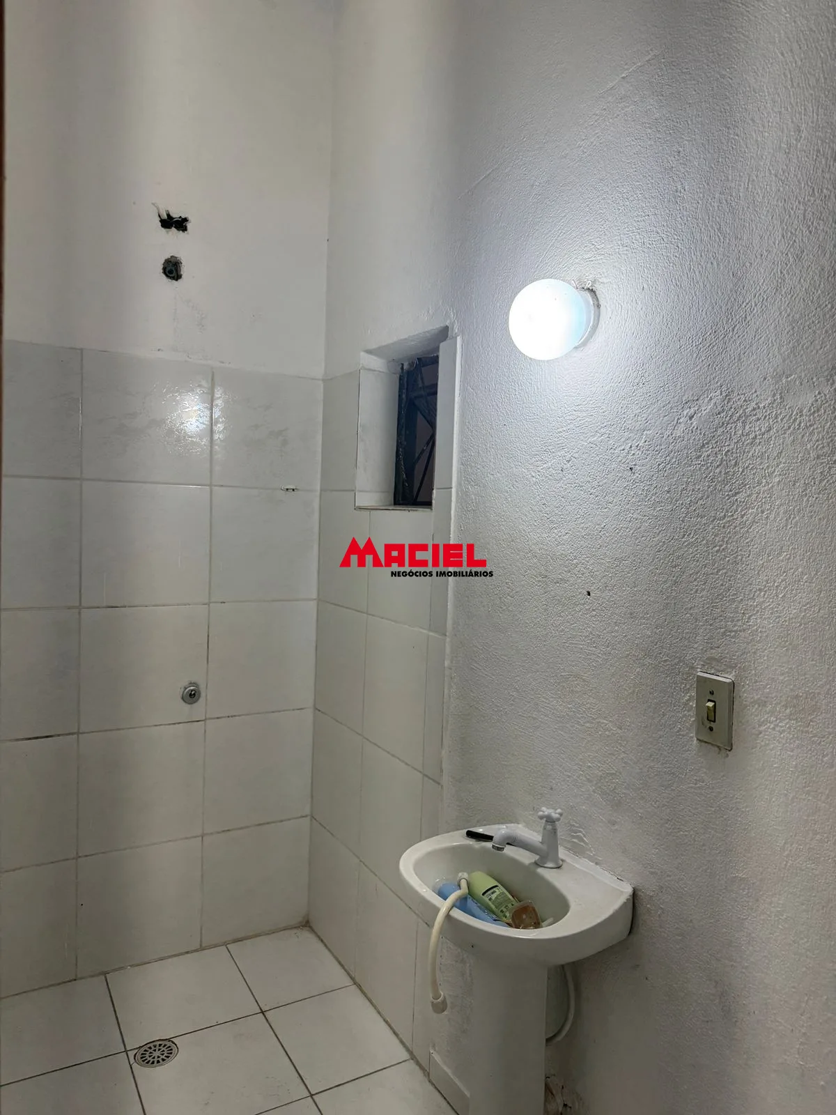 Alugar Casa / Padr&atilde;o em S&atilde;o Jos&eacute; dos Campos R$ 1.600,00 - Foto 17