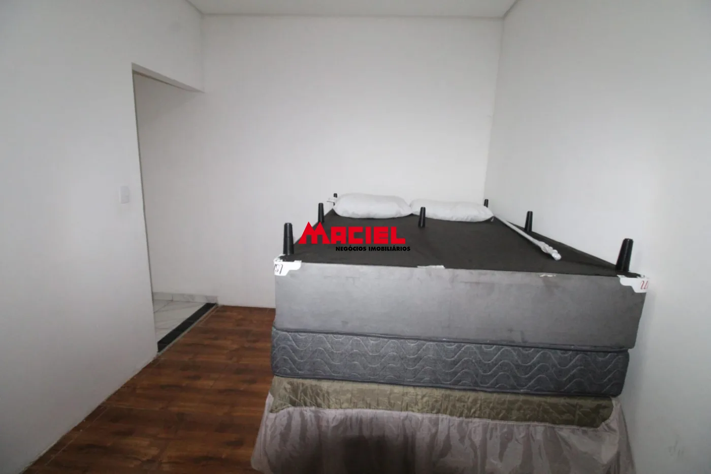 Alugar Casa / Padr&atilde;o em S&atilde;o Jos&eacute; dos Campos R$ 3.900,00 - Foto 6