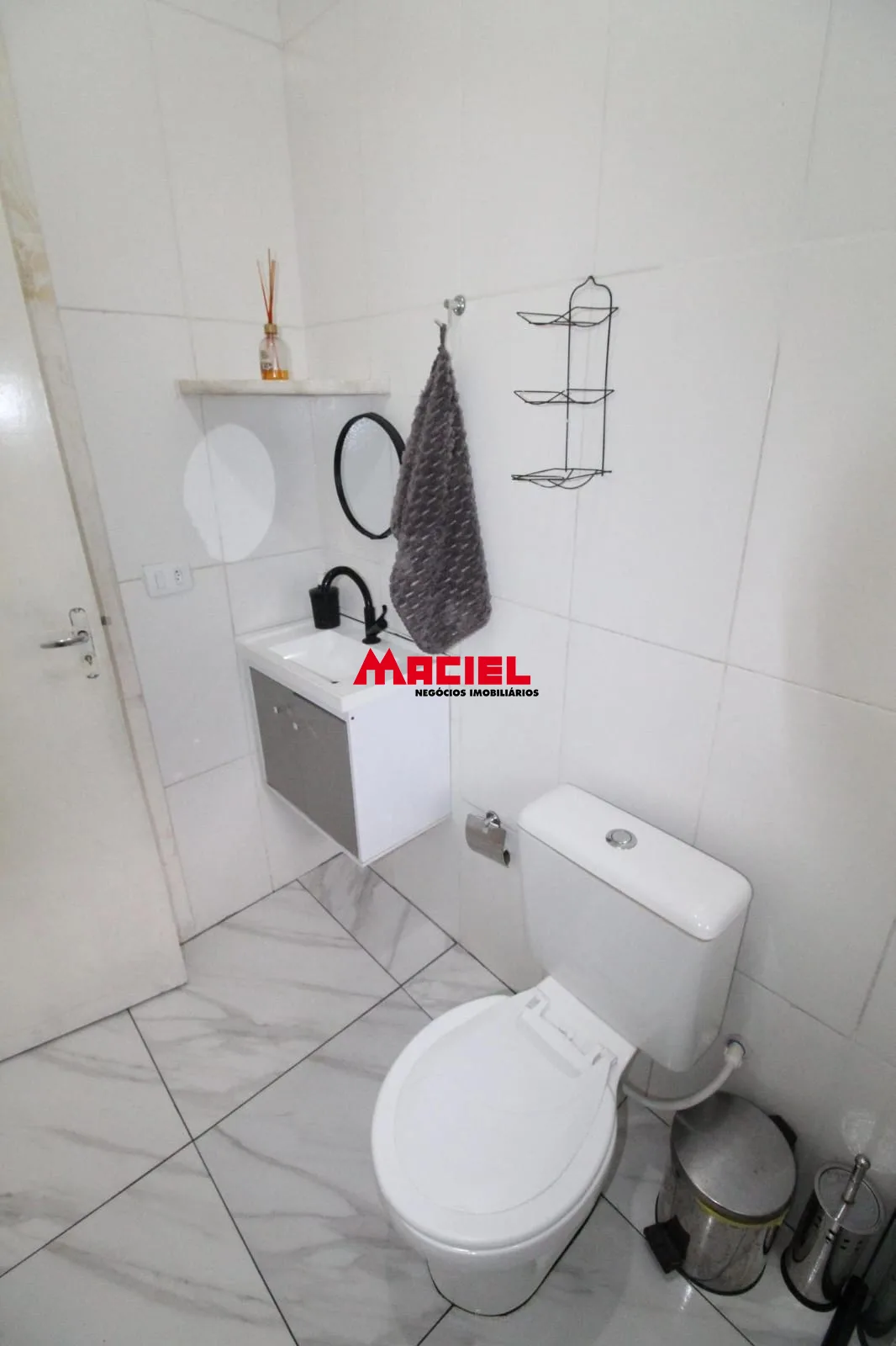 Alugar Casa / Padr&atilde;o em S&atilde;o Jos&eacute; dos Campos R$ 3.900,00 - Foto 26