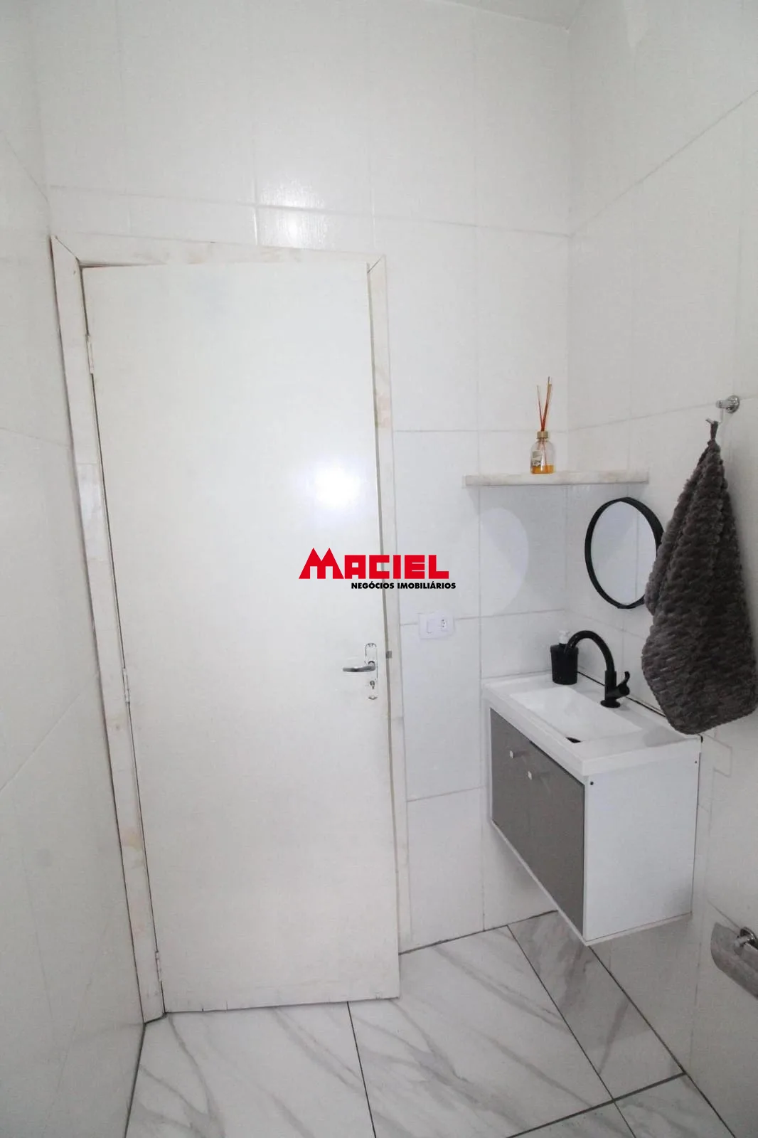 Alugar Casa / Padr&atilde;o em S&atilde;o Jos&eacute; dos Campos R$ 3.900,00 - Foto 27