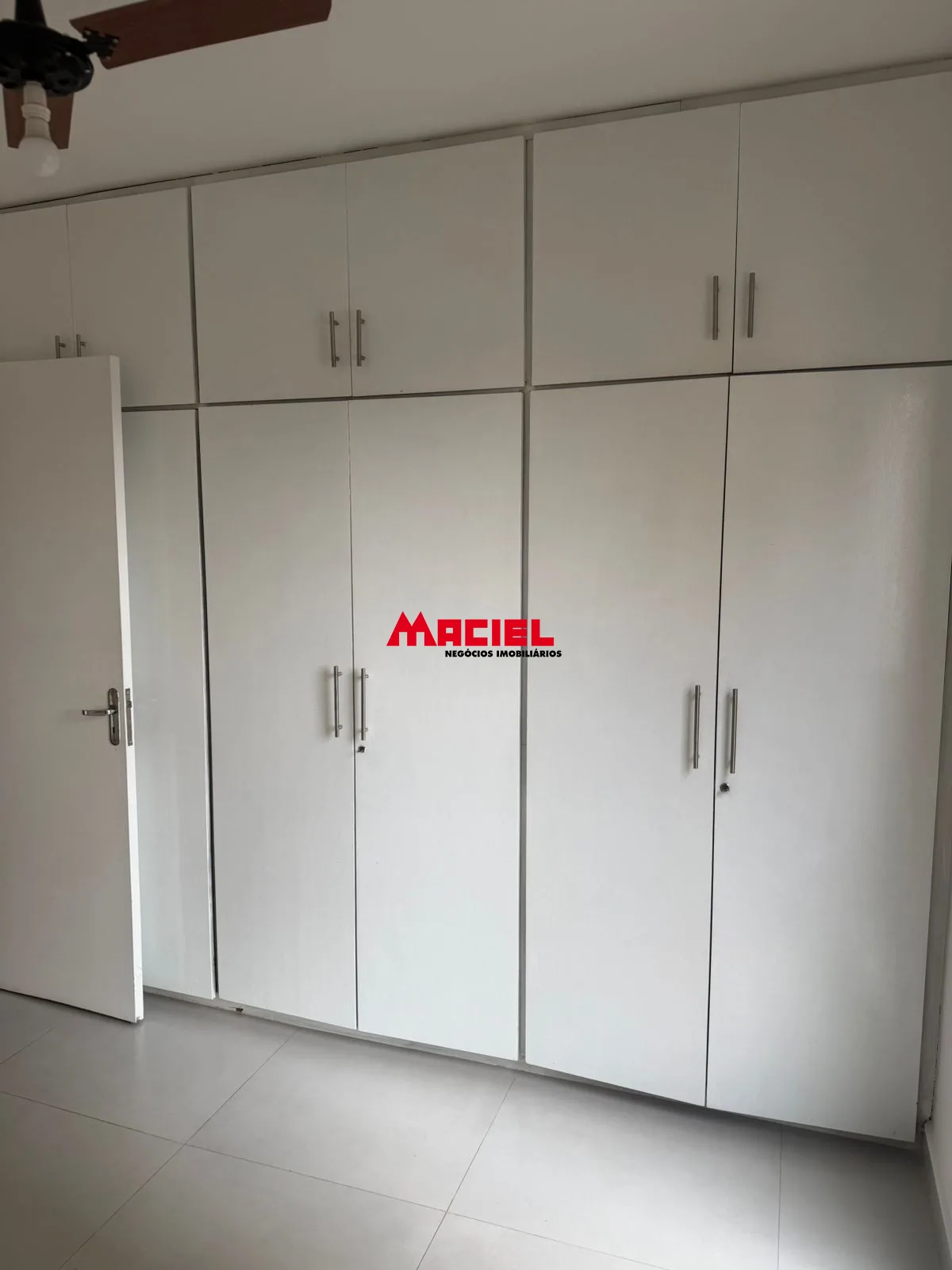 Alugar Apartamento / Padr&atilde;o em S&atilde;o Jos&eacute; dos Campos R$ 2.900,00 - Foto 8