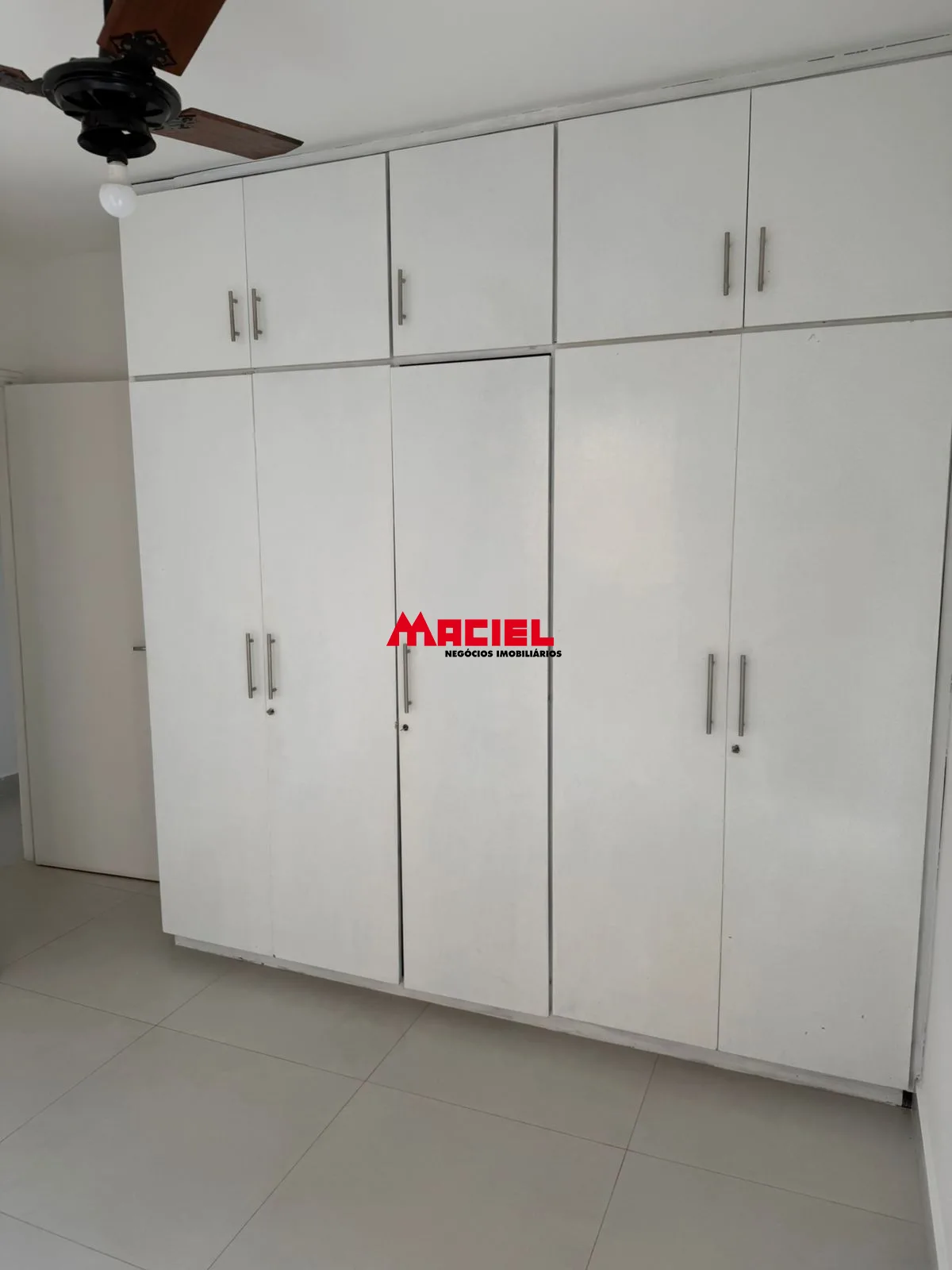 Alugar Apartamento / Padr&atilde;o em S&atilde;o Jos&eacute; dos Campos R$ 2.900,00 - Foto 11