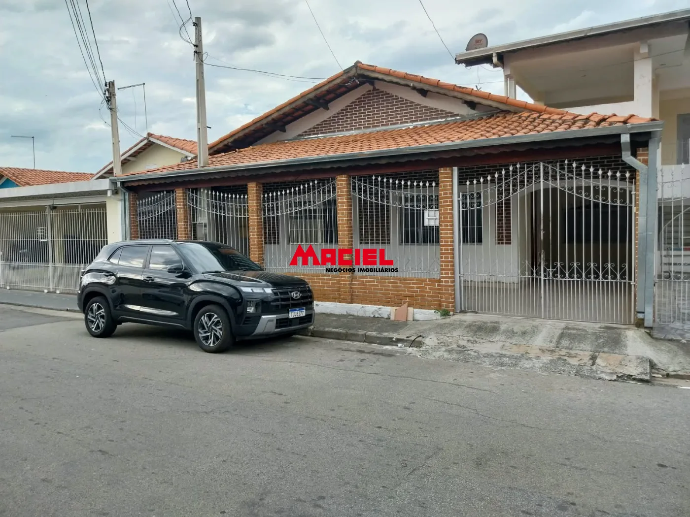 Alugar Casa / Padr&atilde;o em S&atilde;o Jos&eacute; dos Campos R$ 3.400,00 - Foto 1