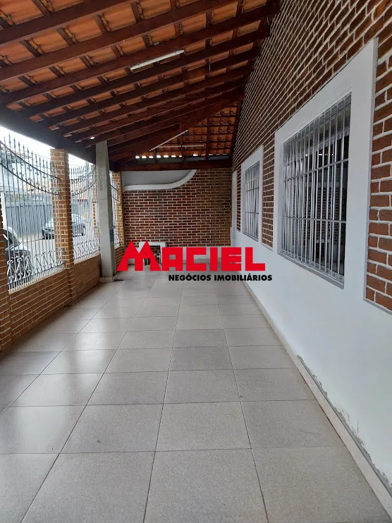 Alugar Casa / Padr&atilde;o em S&atilde;o Jos&eacute; dos Campos R$ 3.400,00 - Foto 4