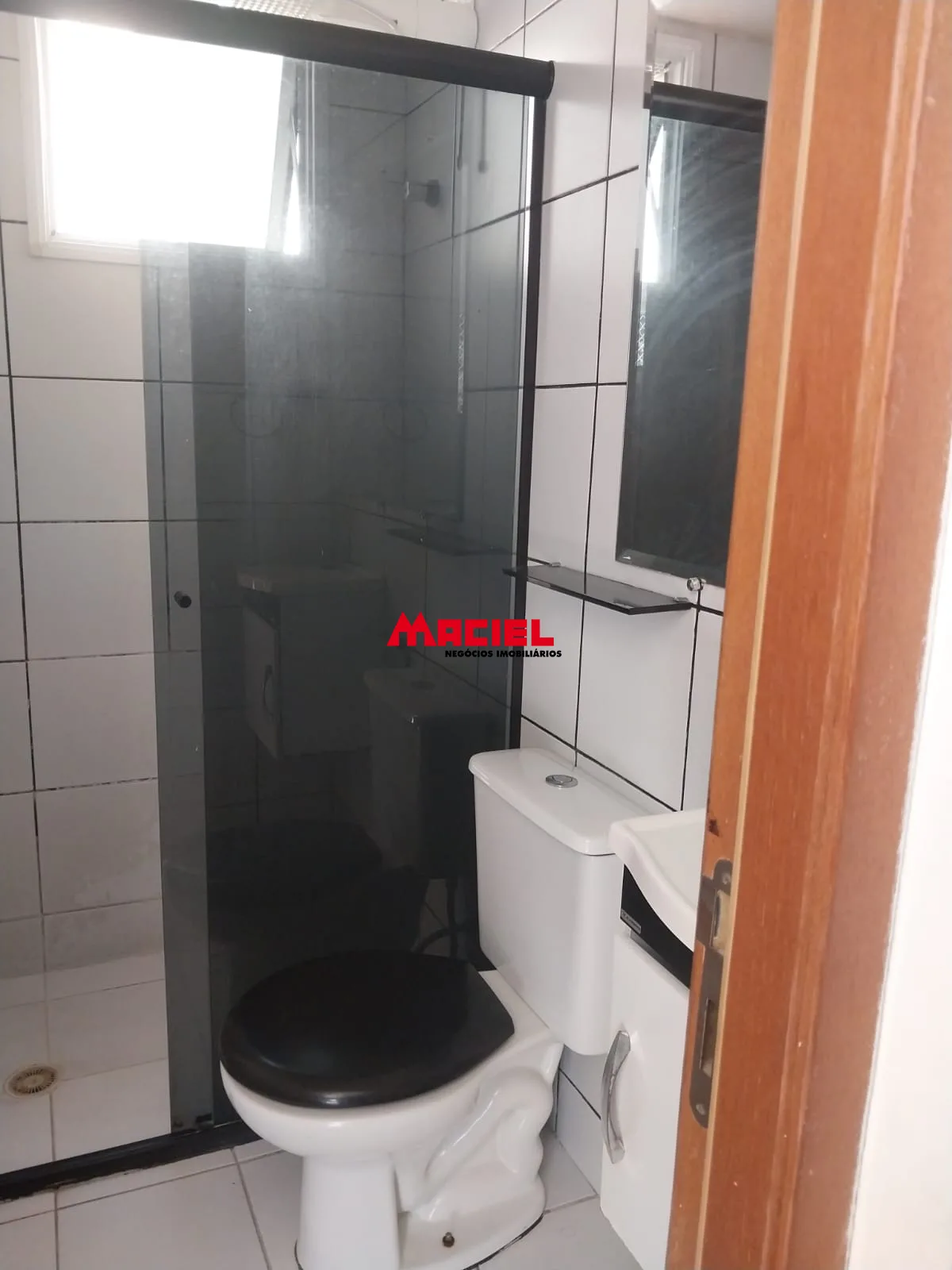 Alugar Apartamento / Padr&atilde;o em S&atilde;o Jos&eacute; dos Campos R$ 1.300,00 - Foto 4