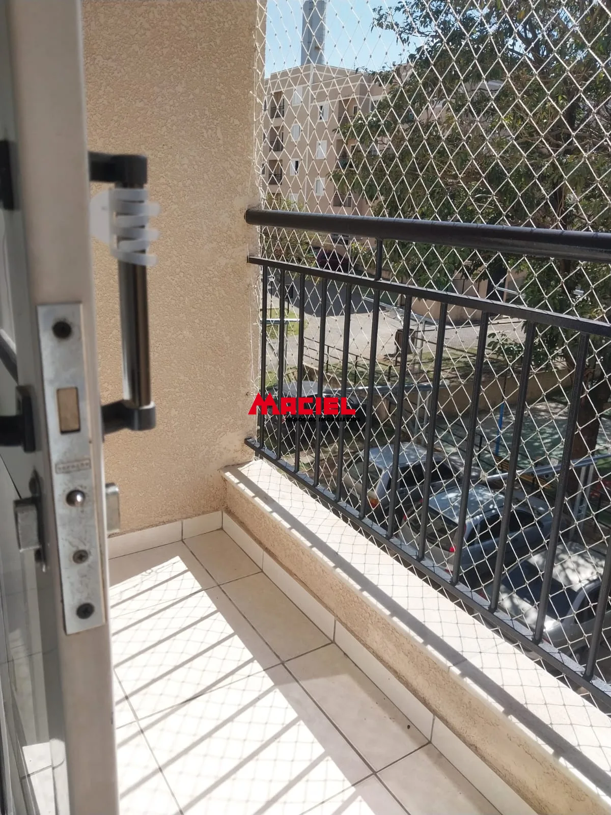 Alugar Apartamento / Padr&atilde;o em S&atilde;o Jos&eacute; dos Campos R$ 1.300,00 - Foto 2