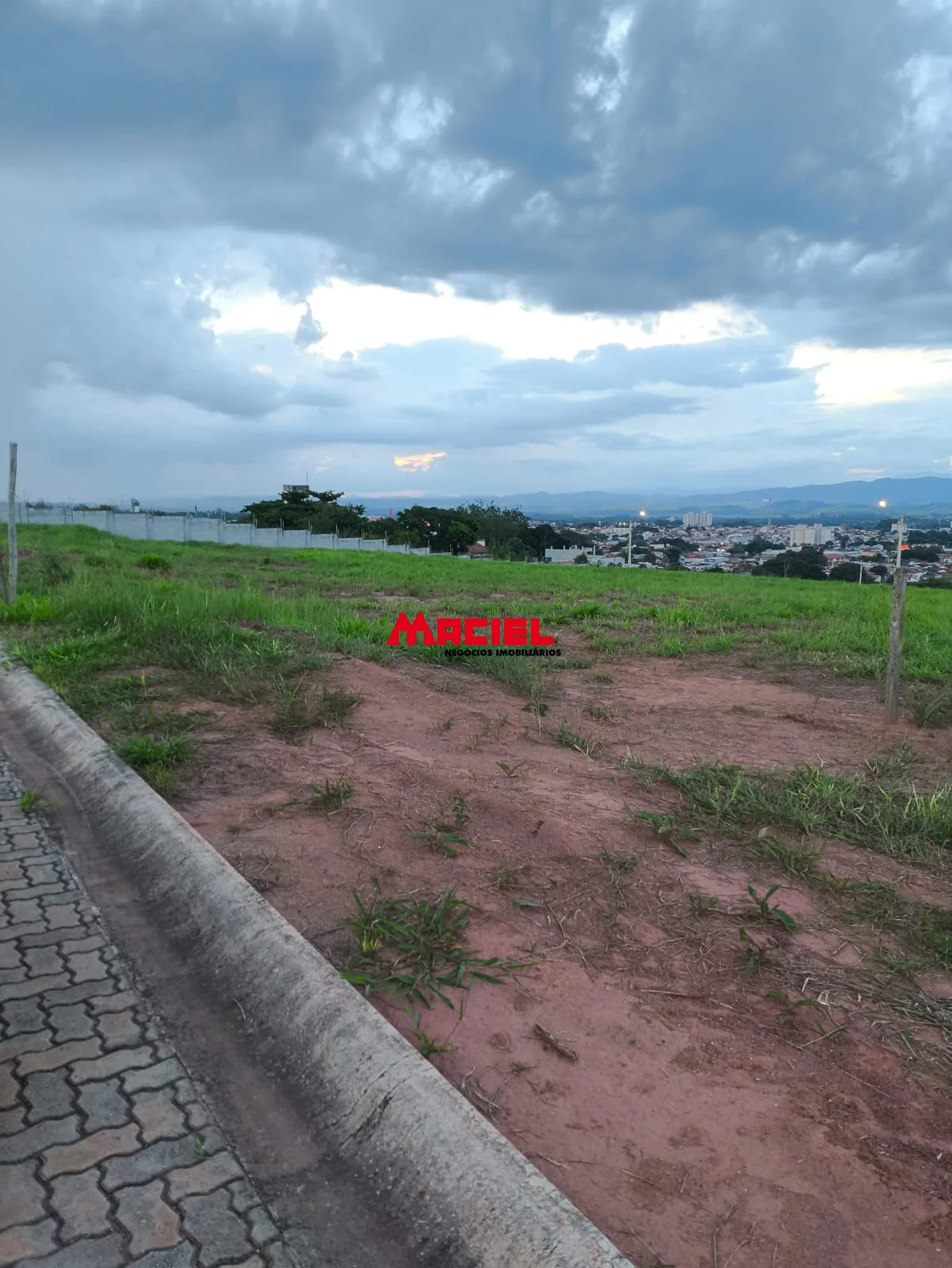 Comprar Terreno / Condom&iacute;nio em Ca&ccedil;apava R$ 360.000,00 - Foto 4