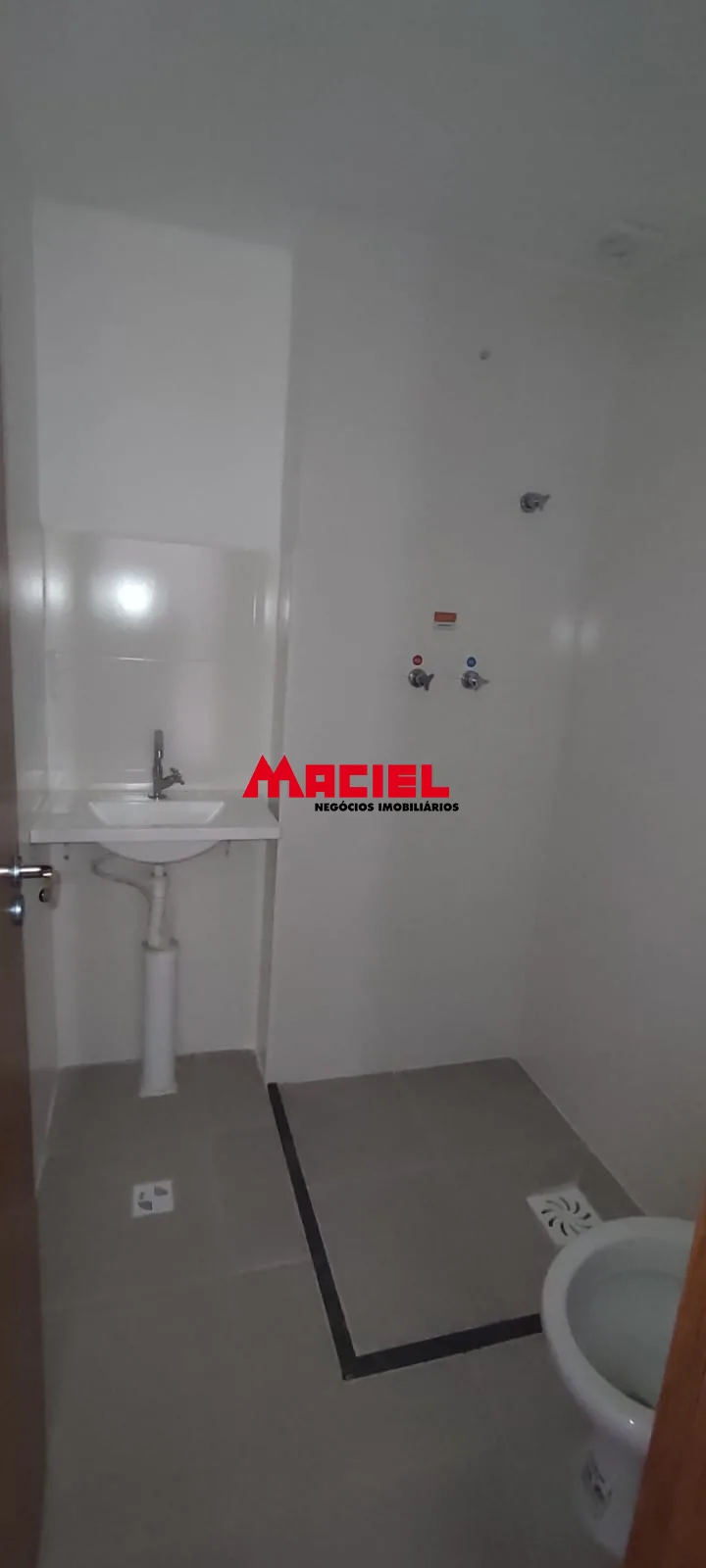 Alugar Apartamento / Padr&atilde;o em S&atilde;o Jos&eacute; dos Campos R$ 2.000,00 - Foto 12