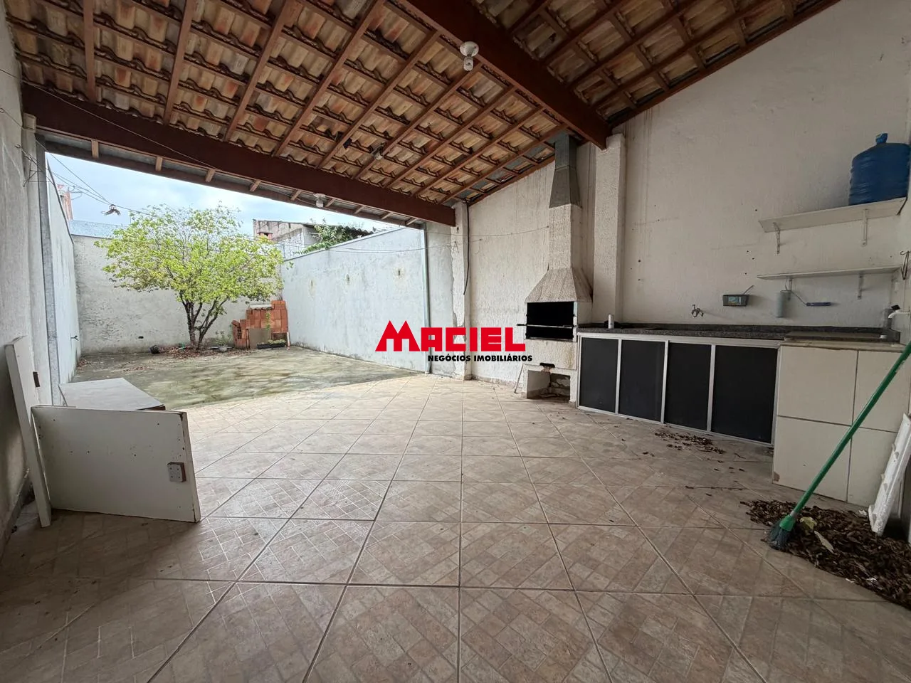 Comprar Casa / Padr&atilde;o em S&atilde;o Jos&eacute; dos Campos R$ 385.000,00 - Foto 1