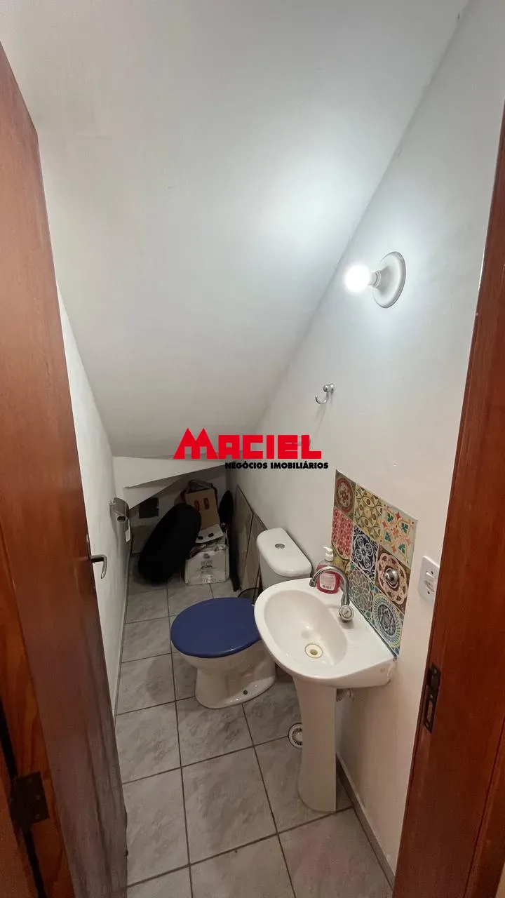 Alugar Casa / Sobrado em S&atilde;o Jos&eacute; dos Campos R$ 2.000,00 - Foto 1