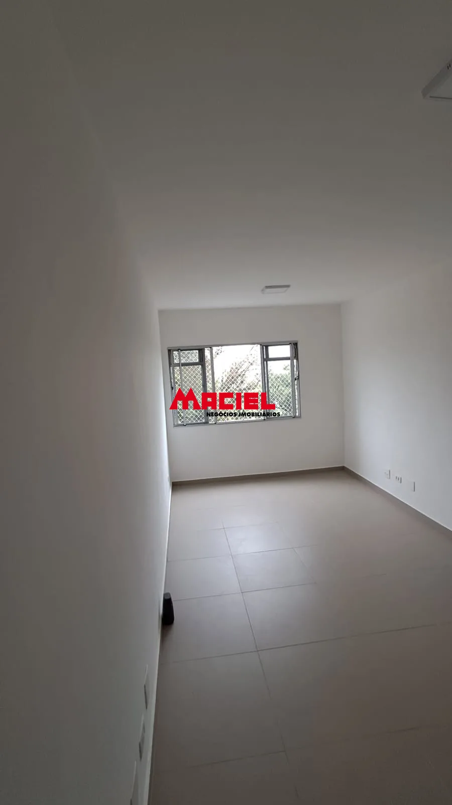 Alugar Apartamento / Padr&atilde;o em S&atilde;o Jos&eacute; dos Campos R$ 2.000,00 - Foto 3