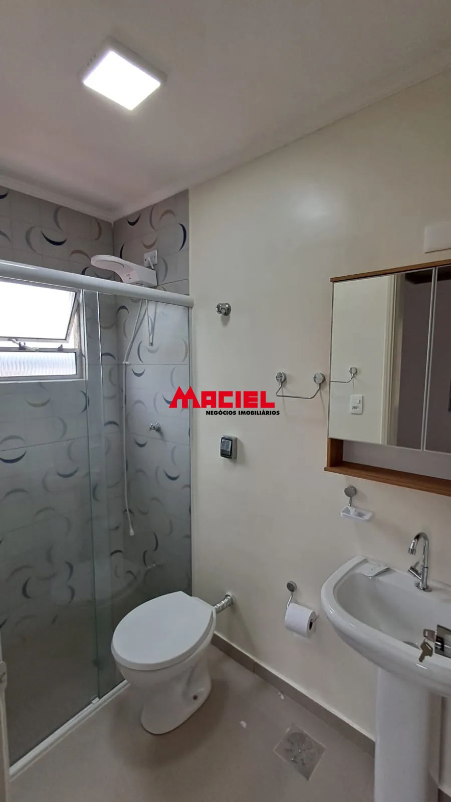 Alugar Apartamento / Padr&atilde;o em S&atilde;o Jos&eacute; dos Campos R$ 2.000,00 - Foto 9