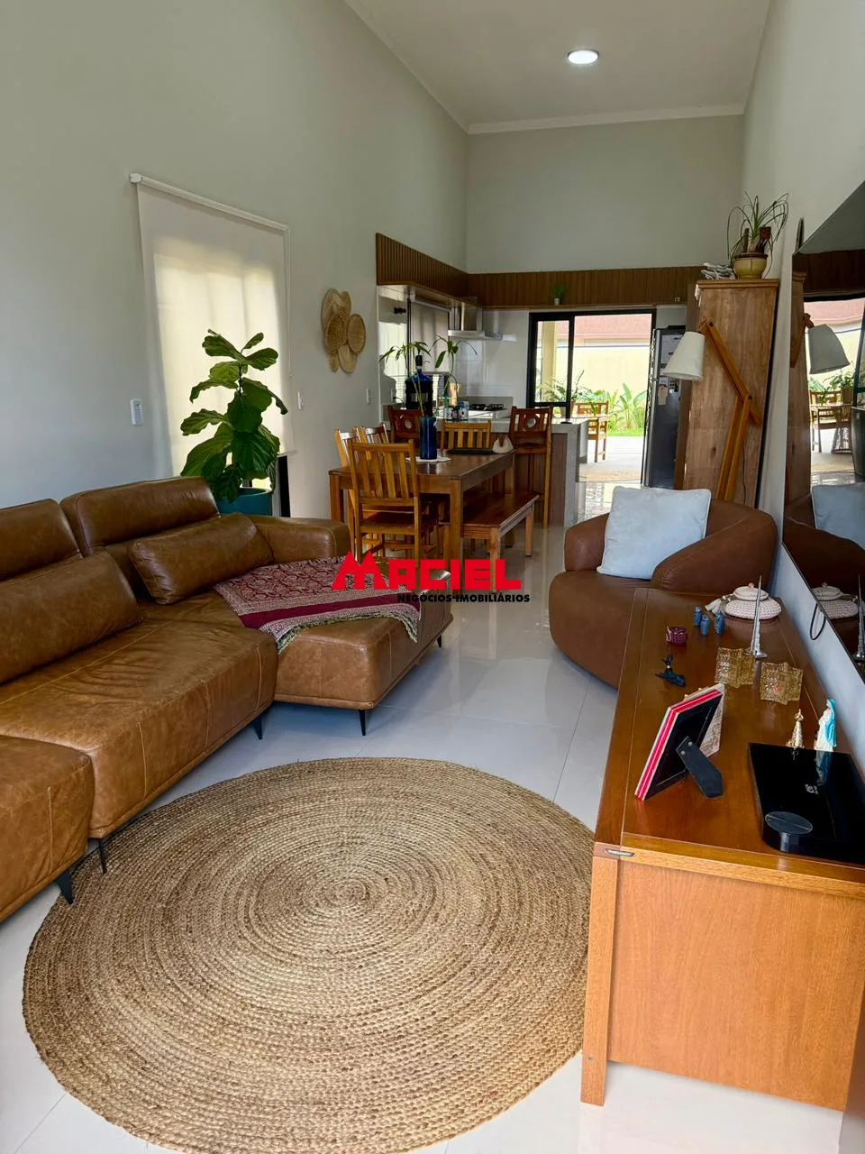 Alugar Casa / Condom&iacute;nio em Ca&ccedil;apava R$ 6.300,00 - Foto 4