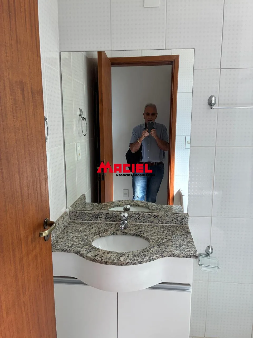 Alugar Apartamento / Padr&atilde;o em Jacare&iacute; R$ 3.500,00 - Foto 9