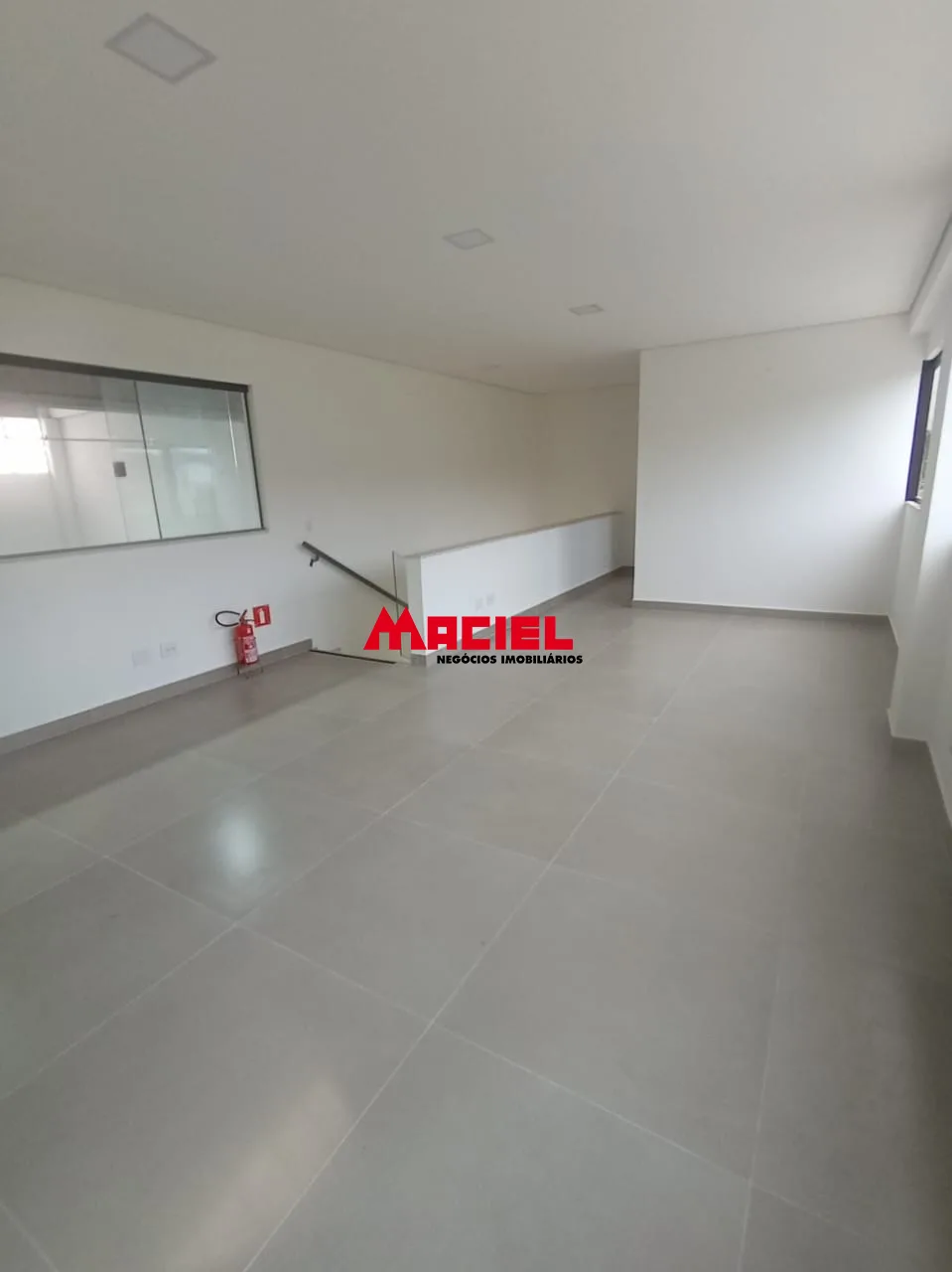 Alugar Comercial / Galp&atilde;o em Jacare&iacute; R$ 15.000,00 - Foto 1