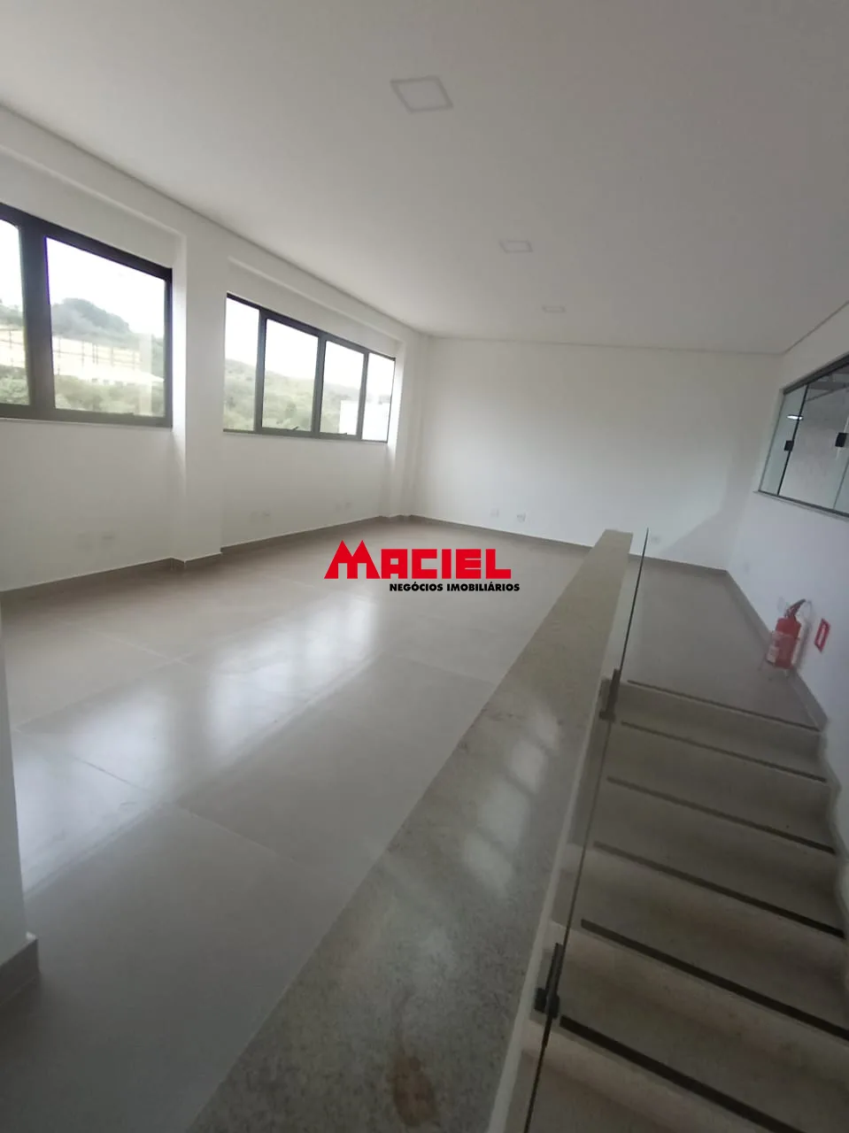 Alugar Comercial / Galp&atilde;o em Jacare&iacute; R$ 15.000,00 - Foto 2