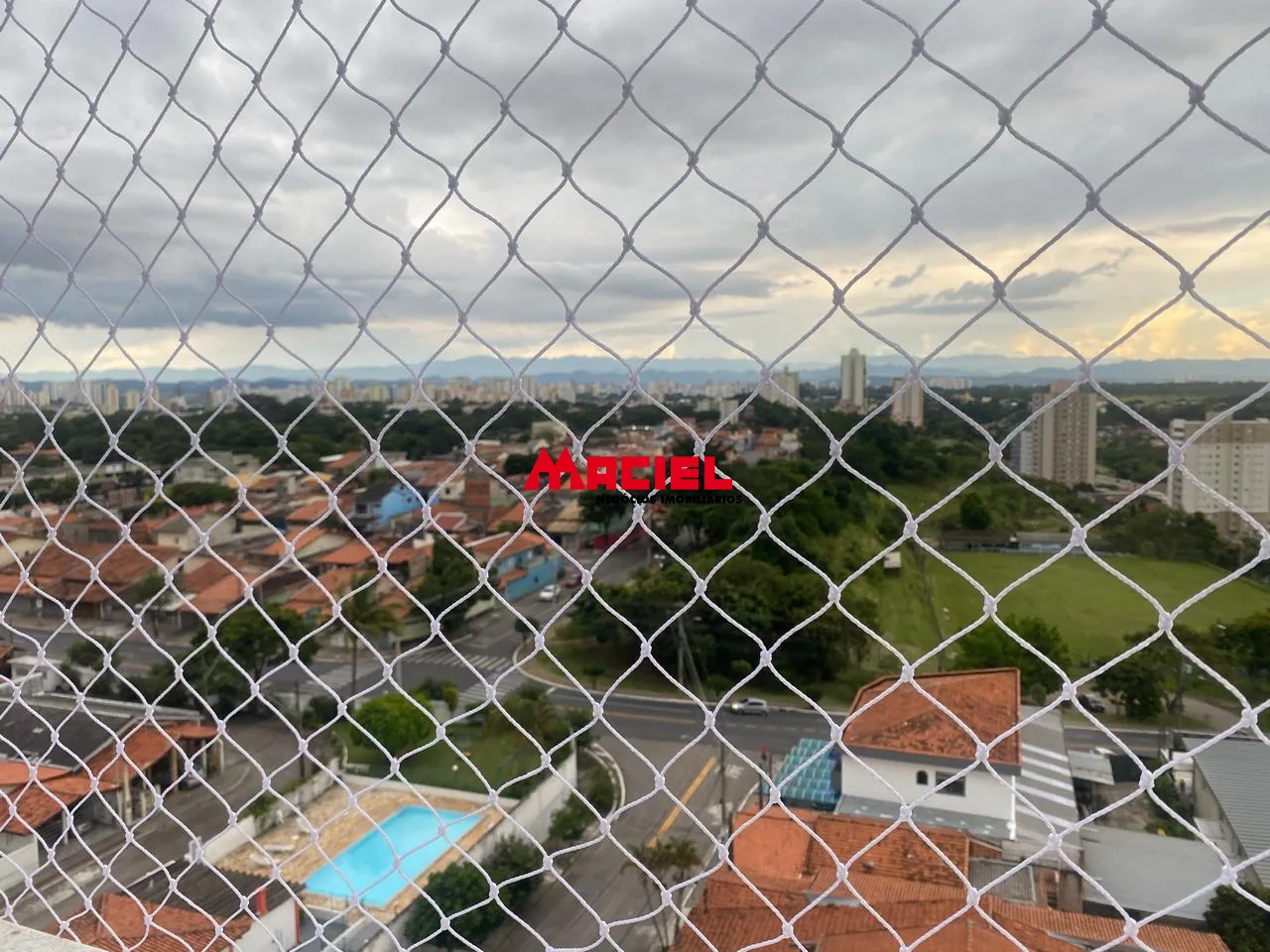 Alugar Apartamento / Cobertura em S&atilde;o Jos&eacute; dos Campos R$ 3.500,00 - Foto 2