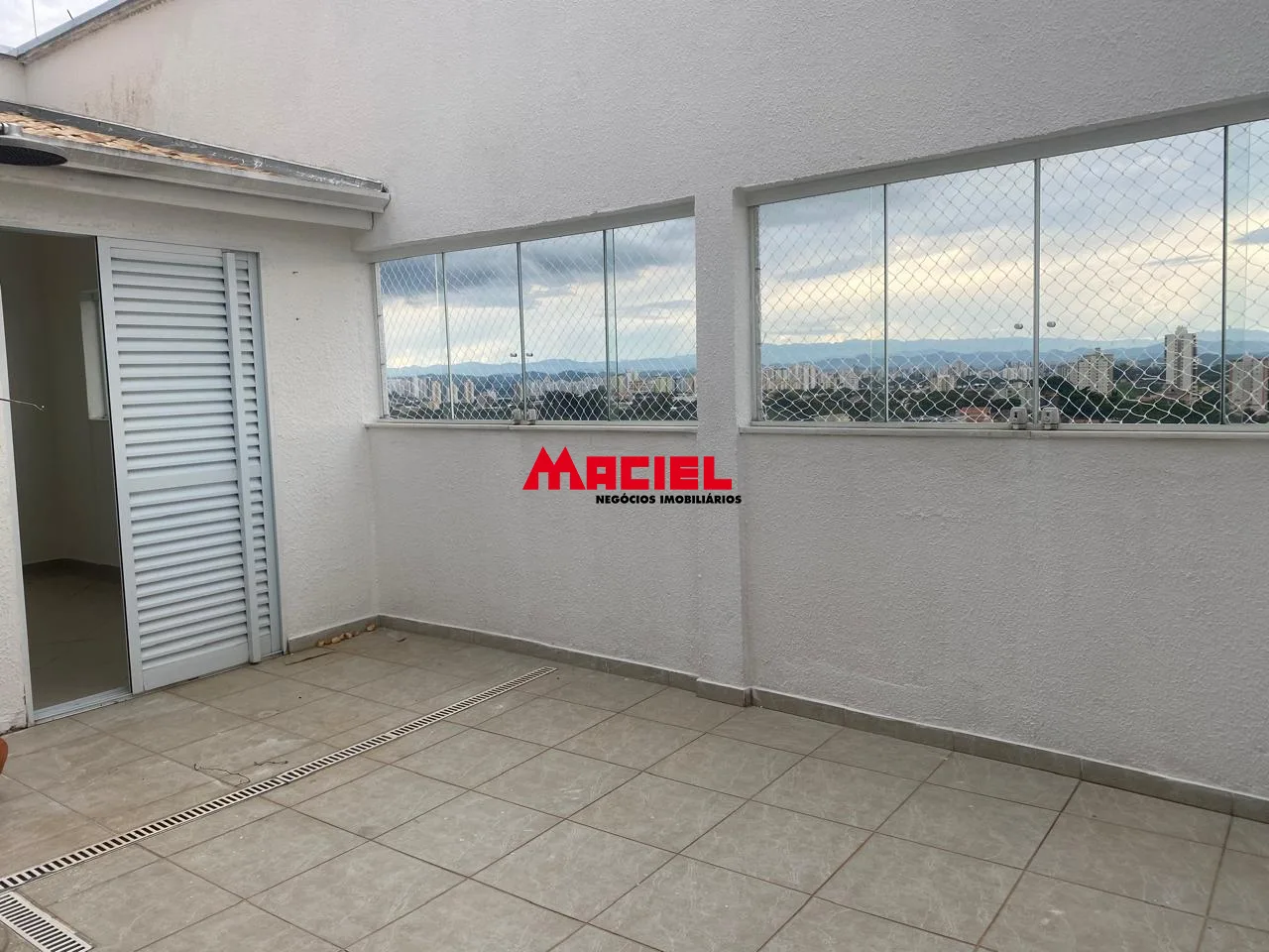 Alugar Apartamento / Cobertura em S&atilde;o Jos&eacute; dos Campos R$ 3.500,00 - Foto 10