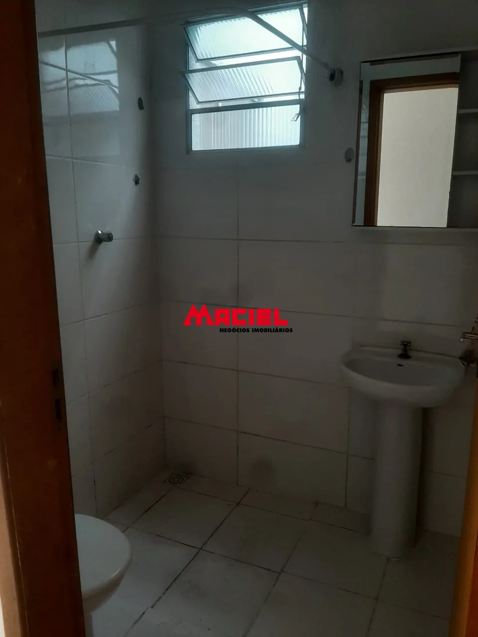 Alugar Casa / Condom&iacute;nio em S&atilde;o Jos&eacute; dos Campos R$ 1.800,00 - Foto 6
