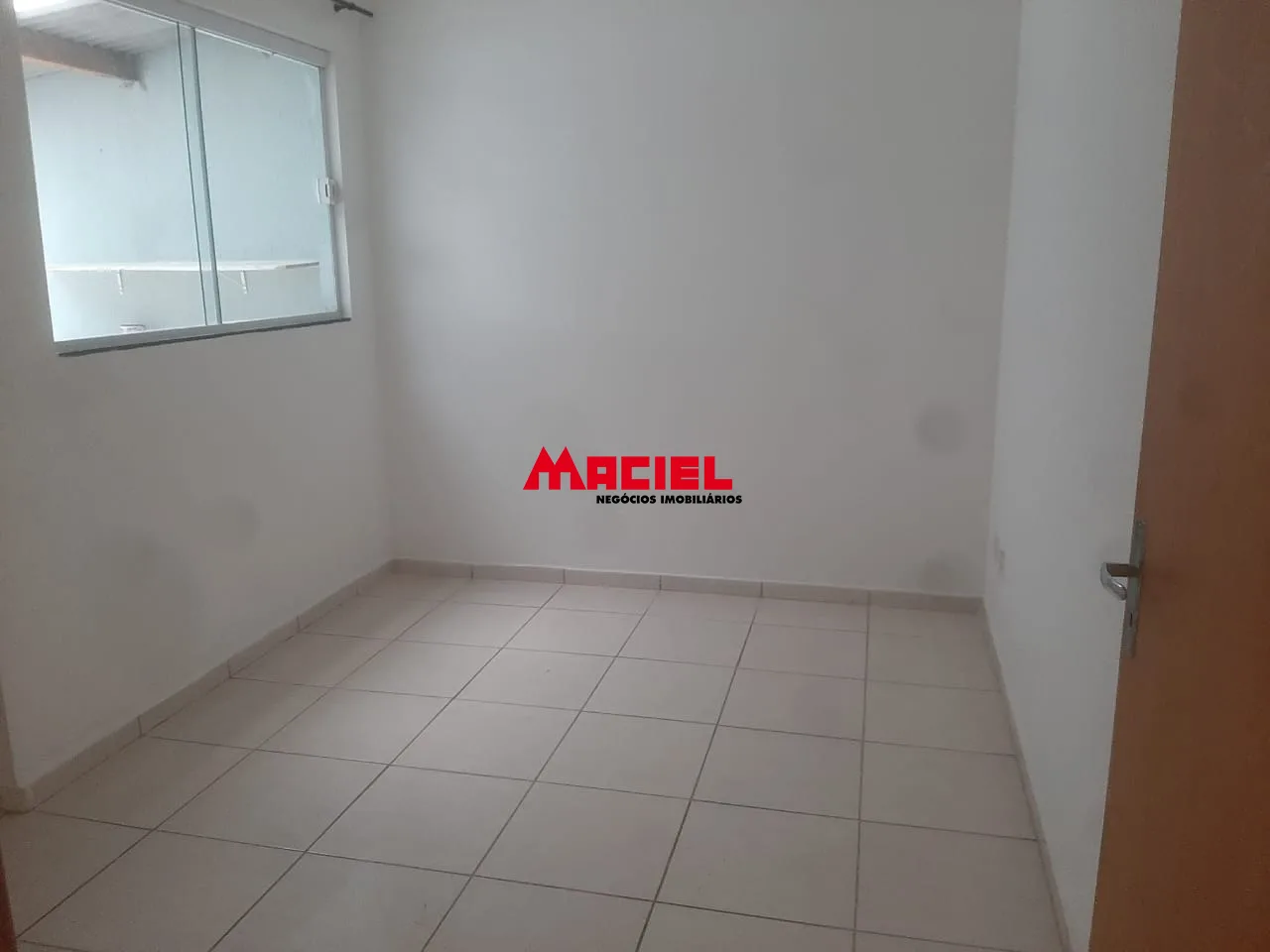 Alugar Casa / Condom&iacute;nio em S&atilde;o Jos&eacute; dos Campos R$ 1.800,00 - Foto 8