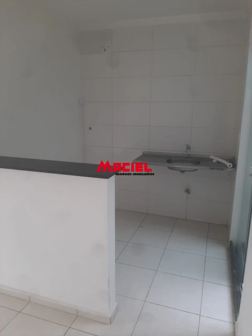 Alugar Casa / Condom&iacute;nio em S&atilde;o Jos&eacute; dos Campos R$ 1.800,00 - Foto 3