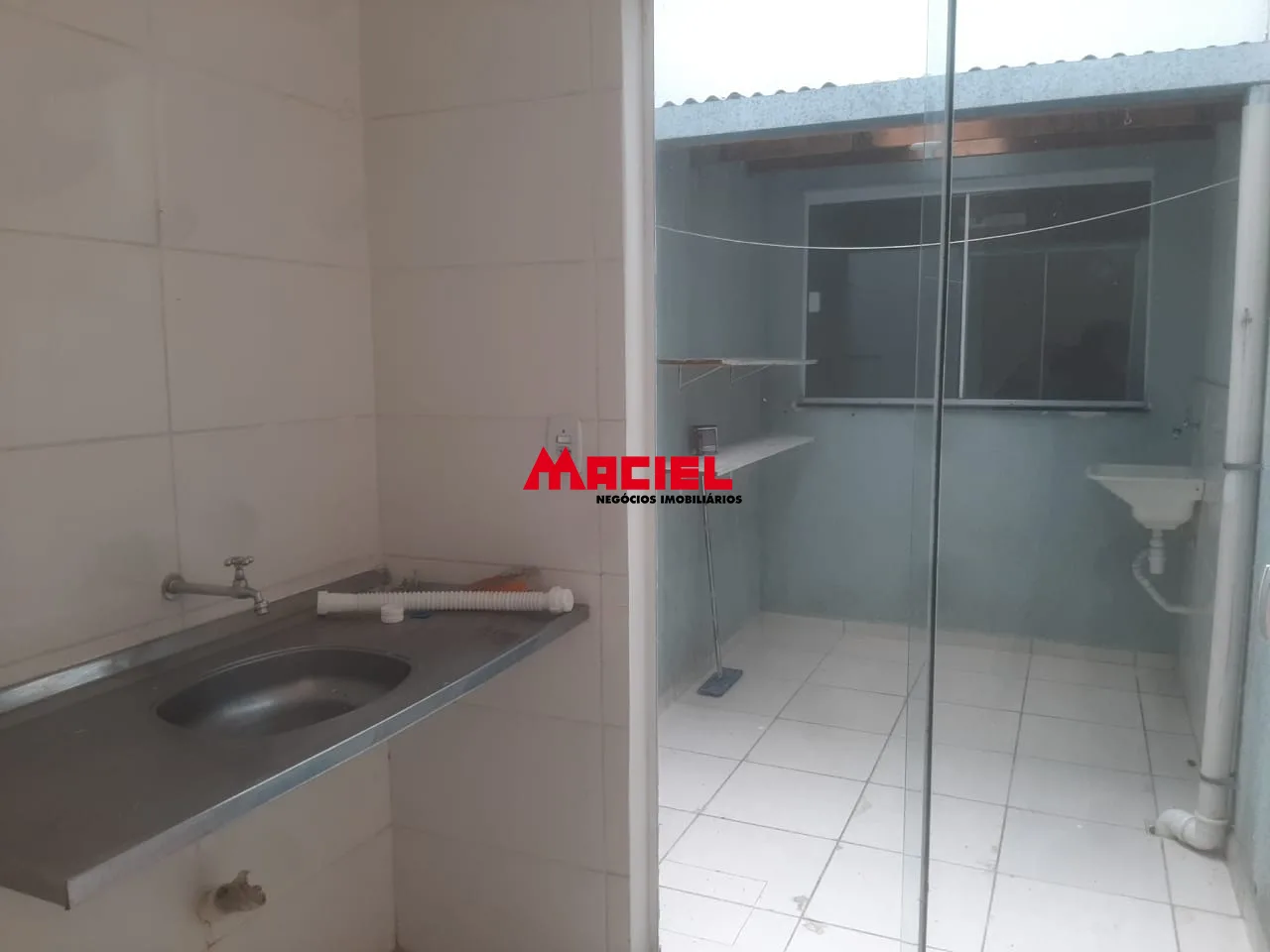 Alugar Casa / Condom&iacute;nio em S&atilde;o Jos&eacute; dos Campos R$ 1.800,00 - Foto 4