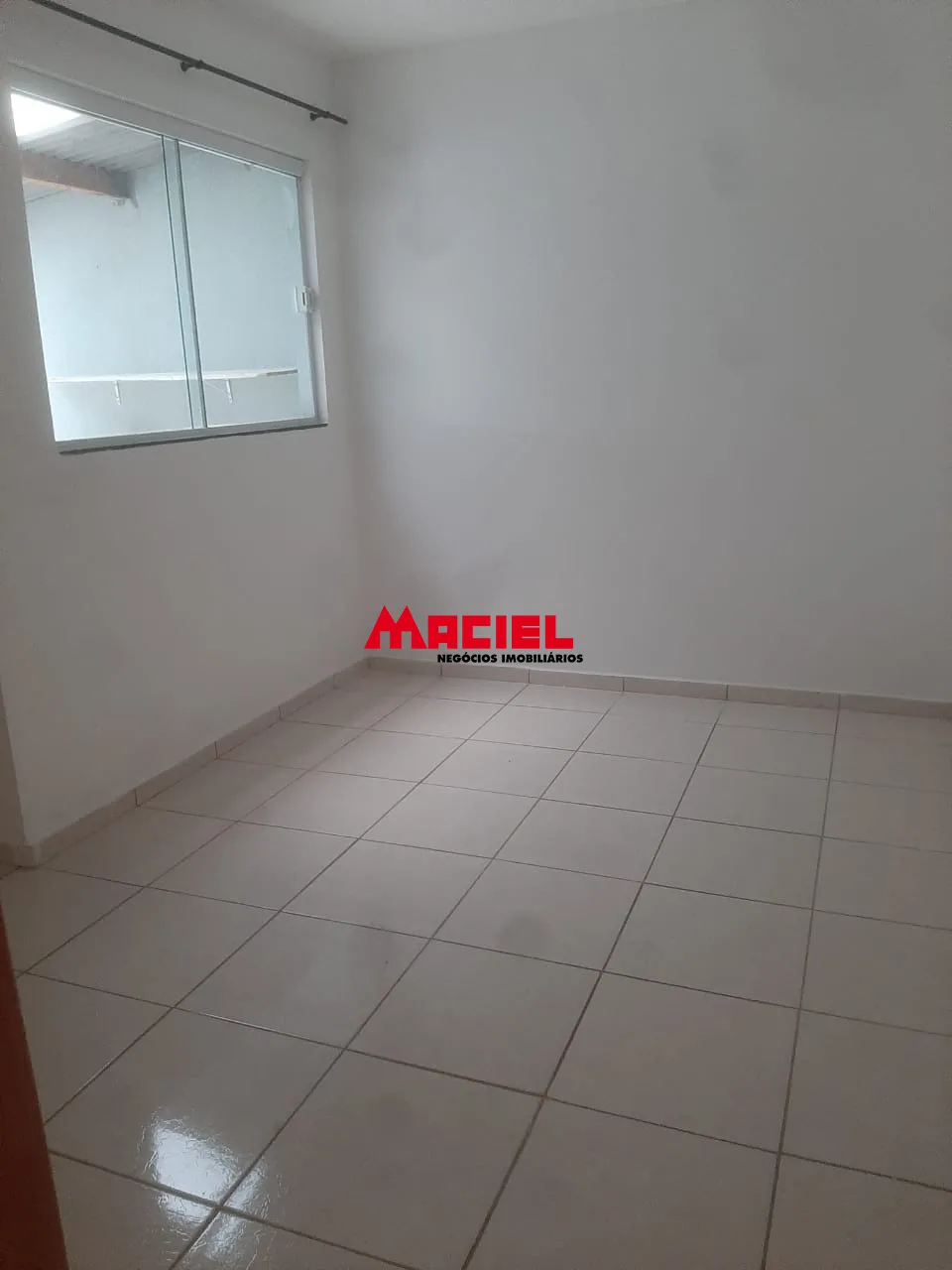 Alugar Casa / Condom&iacute;nio em S&atilde;o Jos&eacute; dos Campos R$ 1.800,00 - Foto 5