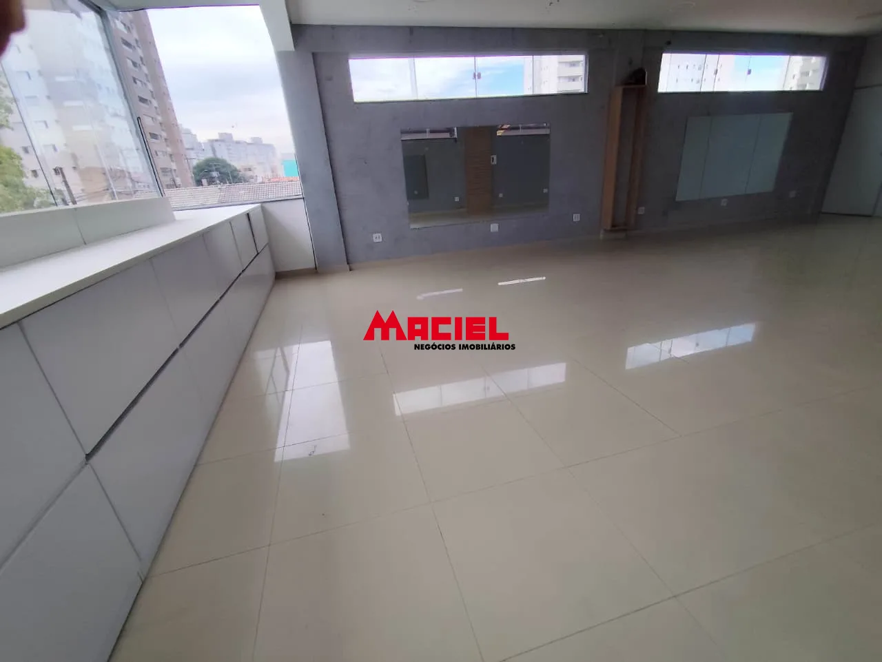 Alugar Comercial / Ponto Comercial em S&atilde;o Jos&eacute; dos Campos R$ 9.000,00 - Foto 3
