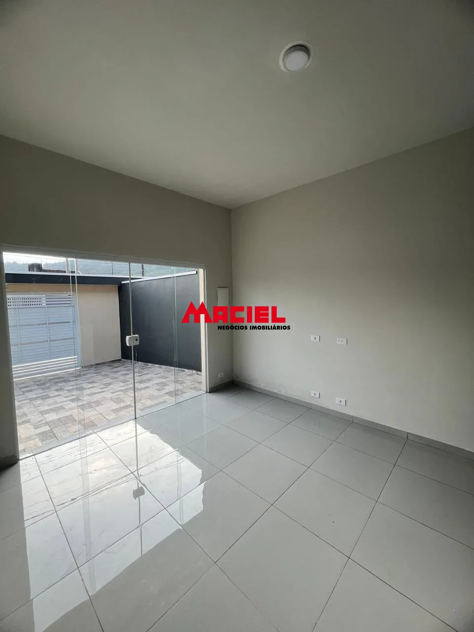 Comprar Casa / Padr&atilde;o em Caraguatatuba R$ 500.000,00 - Foto 1