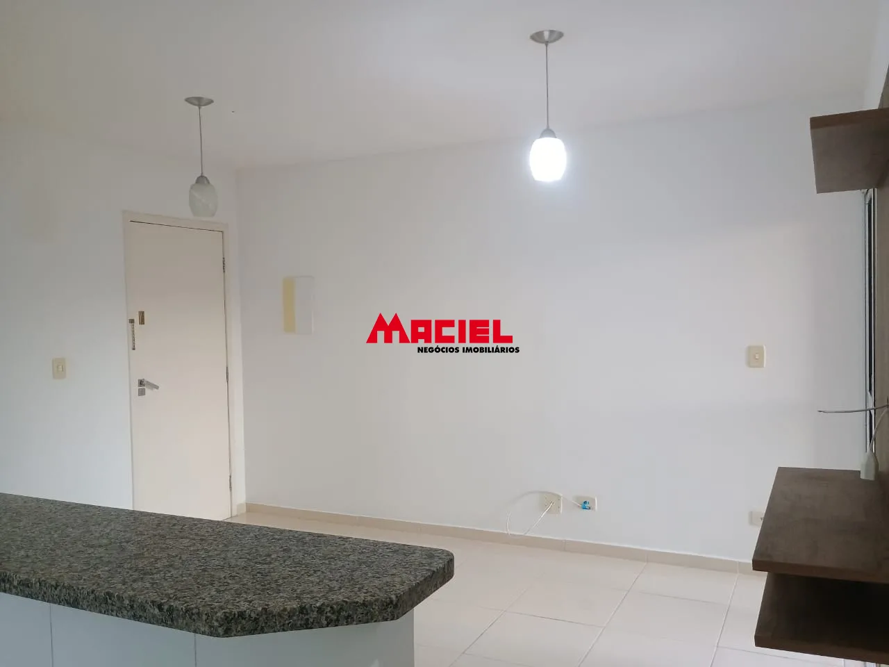 Alugar Apartamento / Padr&atilde;o em S&atilde;o Jos&eacute; dos Campos R$ 1.800,00 - Foto 3