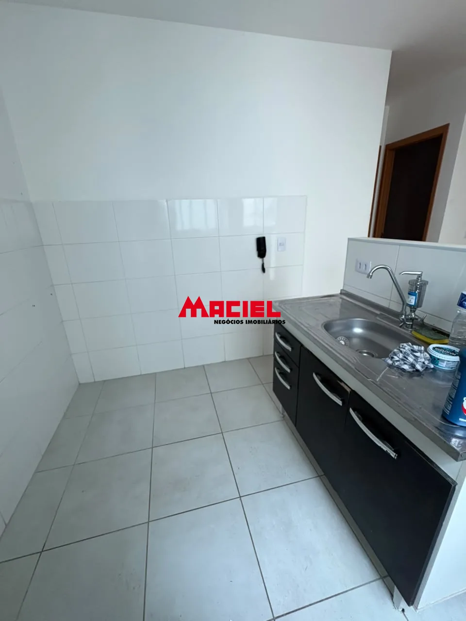 Alugar Apartamento / Padr&atilde;o em S&atilde;o Jos&eacute; dos Campos R$ 1.500,00 - Foto 3