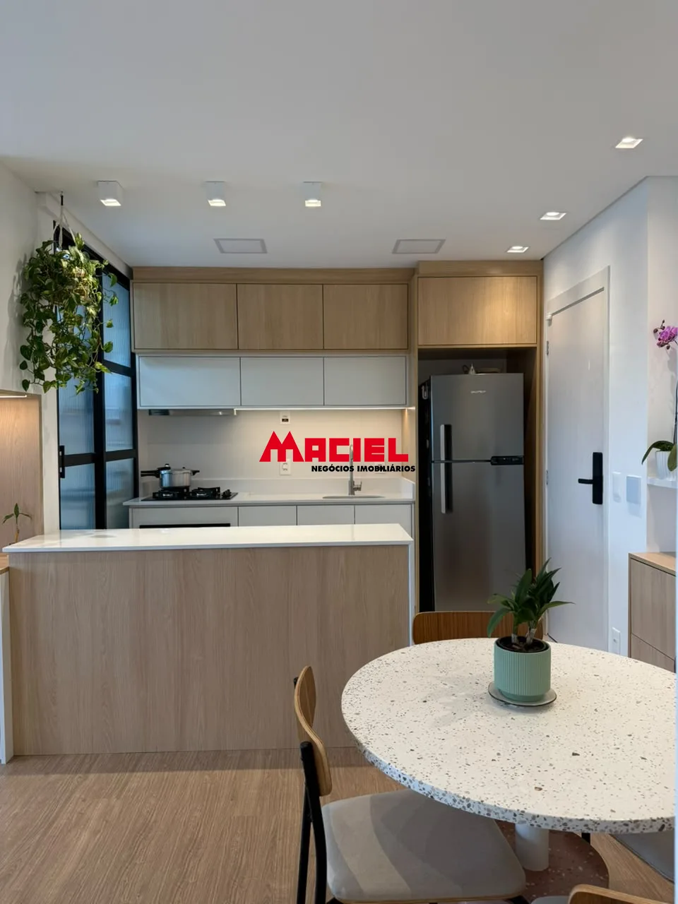 Alugar Apartamento / Mobiliado em S&atilde;o Jos&eacute; dos Campos R$ 5.490,00 - Foto 1