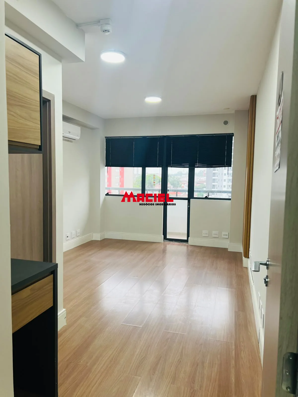 Alugar Comercial / Sala em Edif&iacute;cioCondom&iacute;nio em S&atilde;o Jos&eacute; dos Campos R$ 1.600,00 - Foto 5