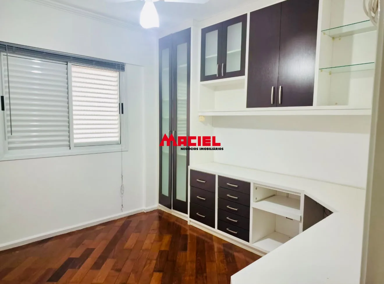 Alugar Apartamento / Padr&atilde;o em S&atilde;o Jos&eacute; dos Campos R$ 5.600,00 - Foto 2