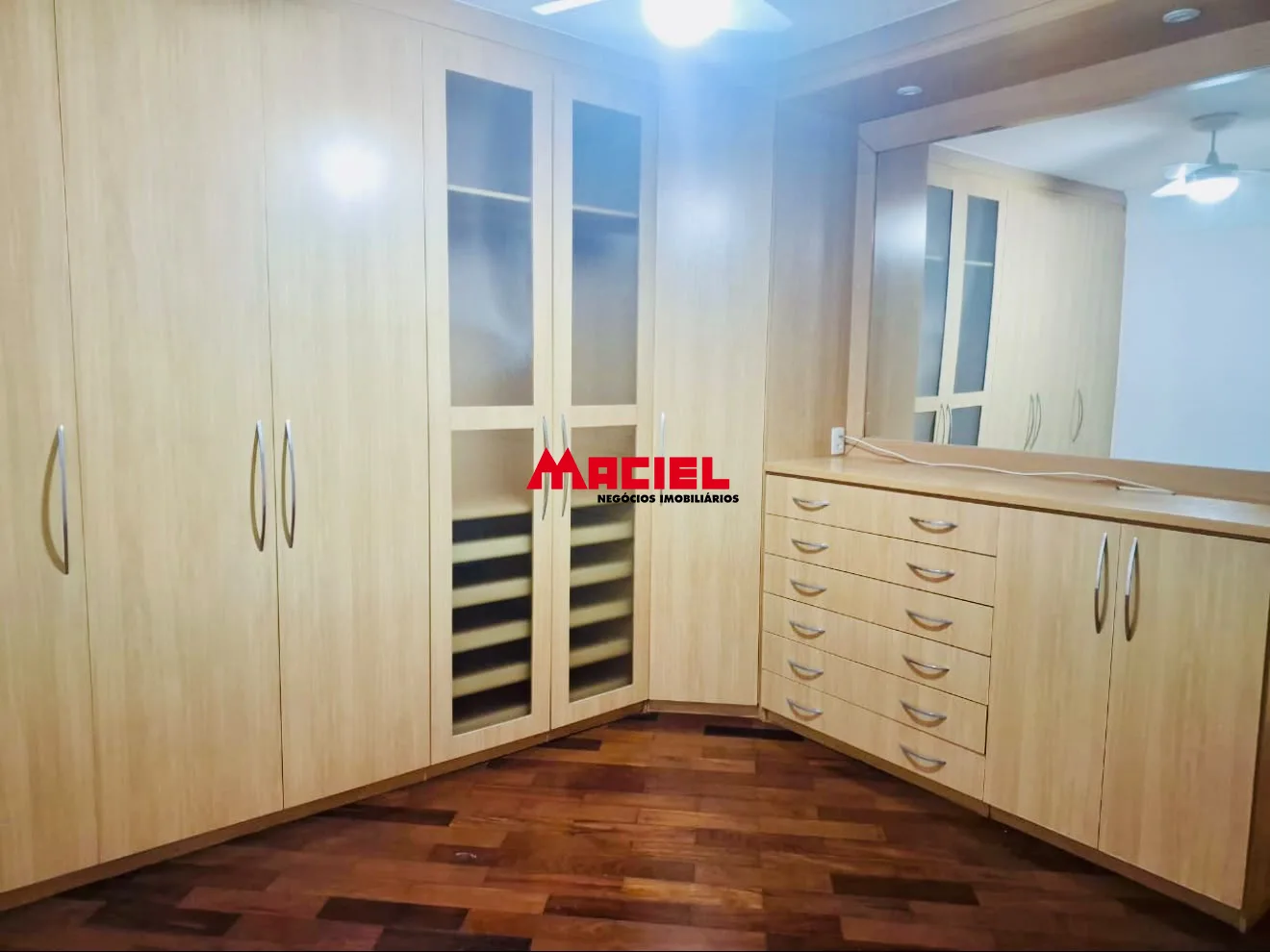 Alugar Apartamento / Padr&atilde;o em S&atilde;o Jos&eacute; dos Campos R$ 5.600,00 - Foto 4