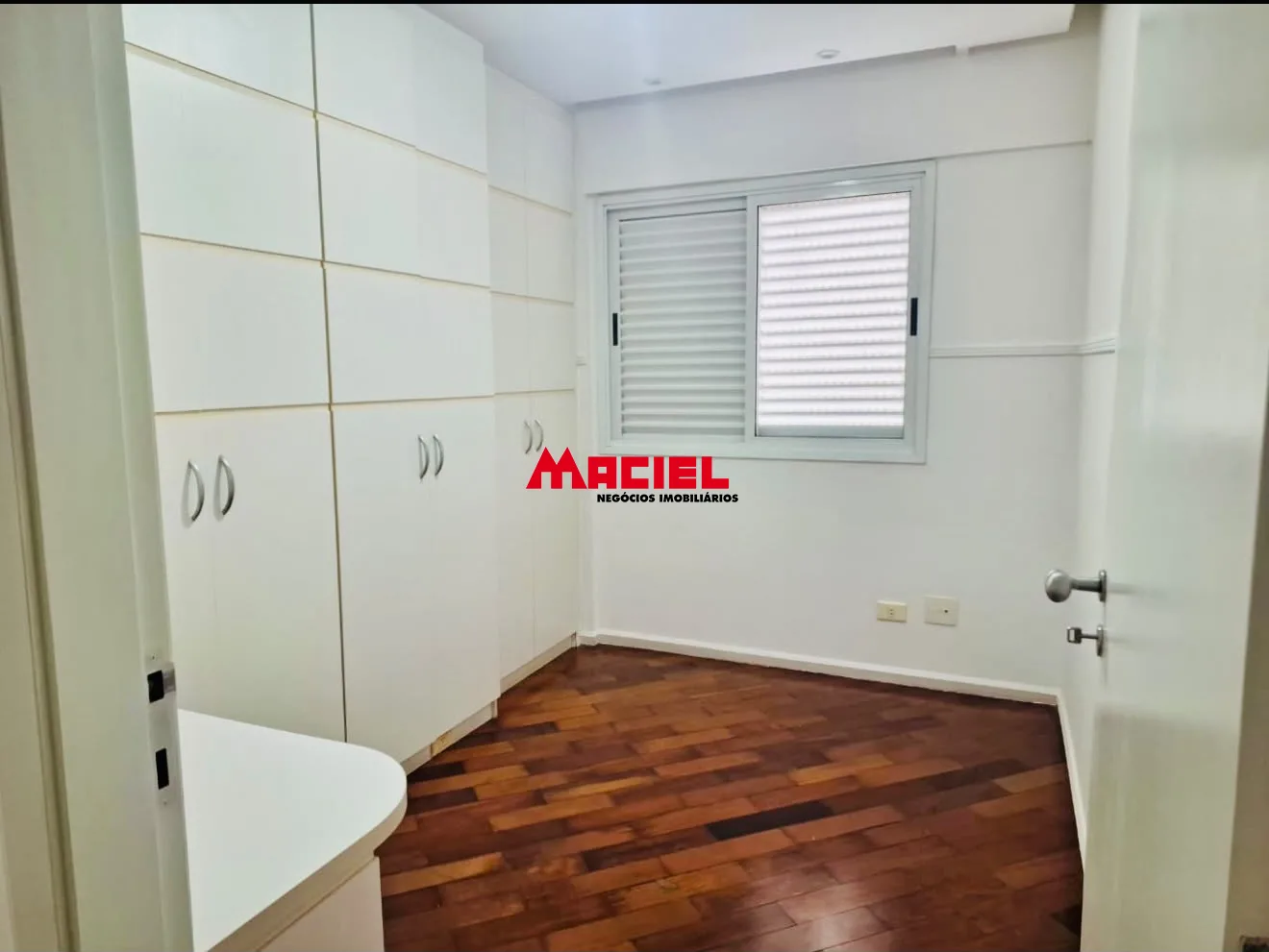 Alugar Apartamento / Padr&atilde;o em S&atilde;o Jos&eacute; dos Campos R$ 5.600,00 - Foto 8