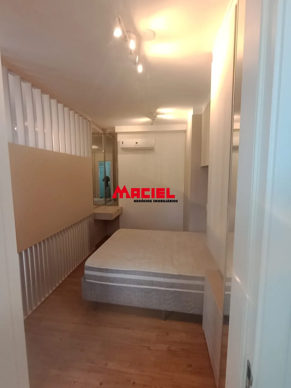 Alugar Apartamento / Mobiliado em S&atilde;o Jos&eacute; dos Campos R$ 4.500,00 - Foto 3