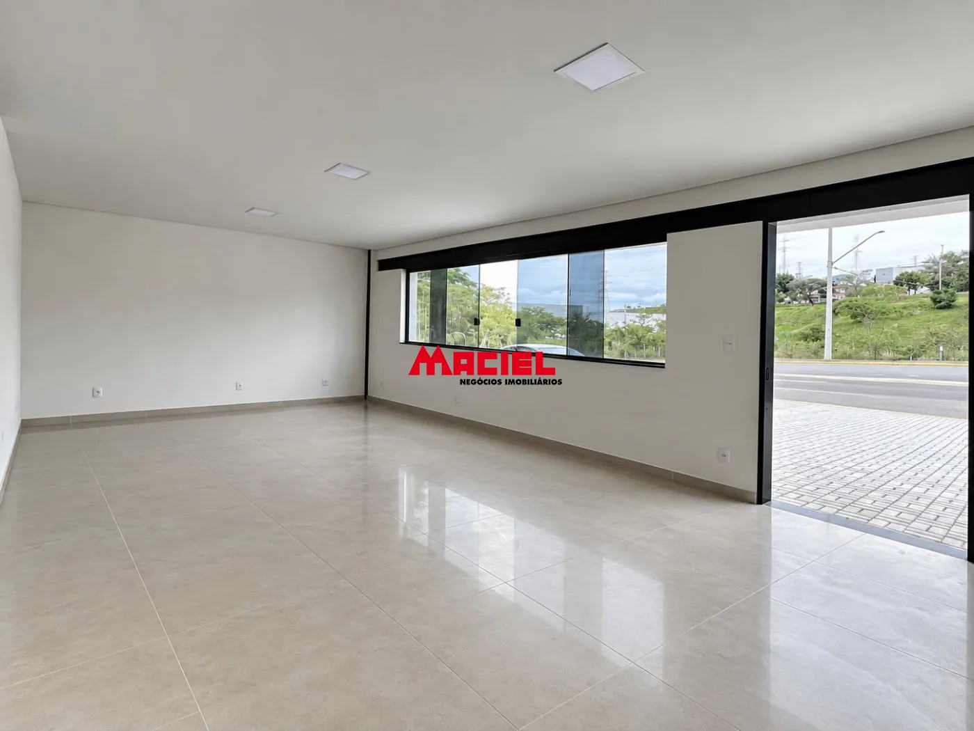 Alugar Comercial / Galp&atilde;o em Jacare&iacute; R$ 15.000,00 - Foto 4