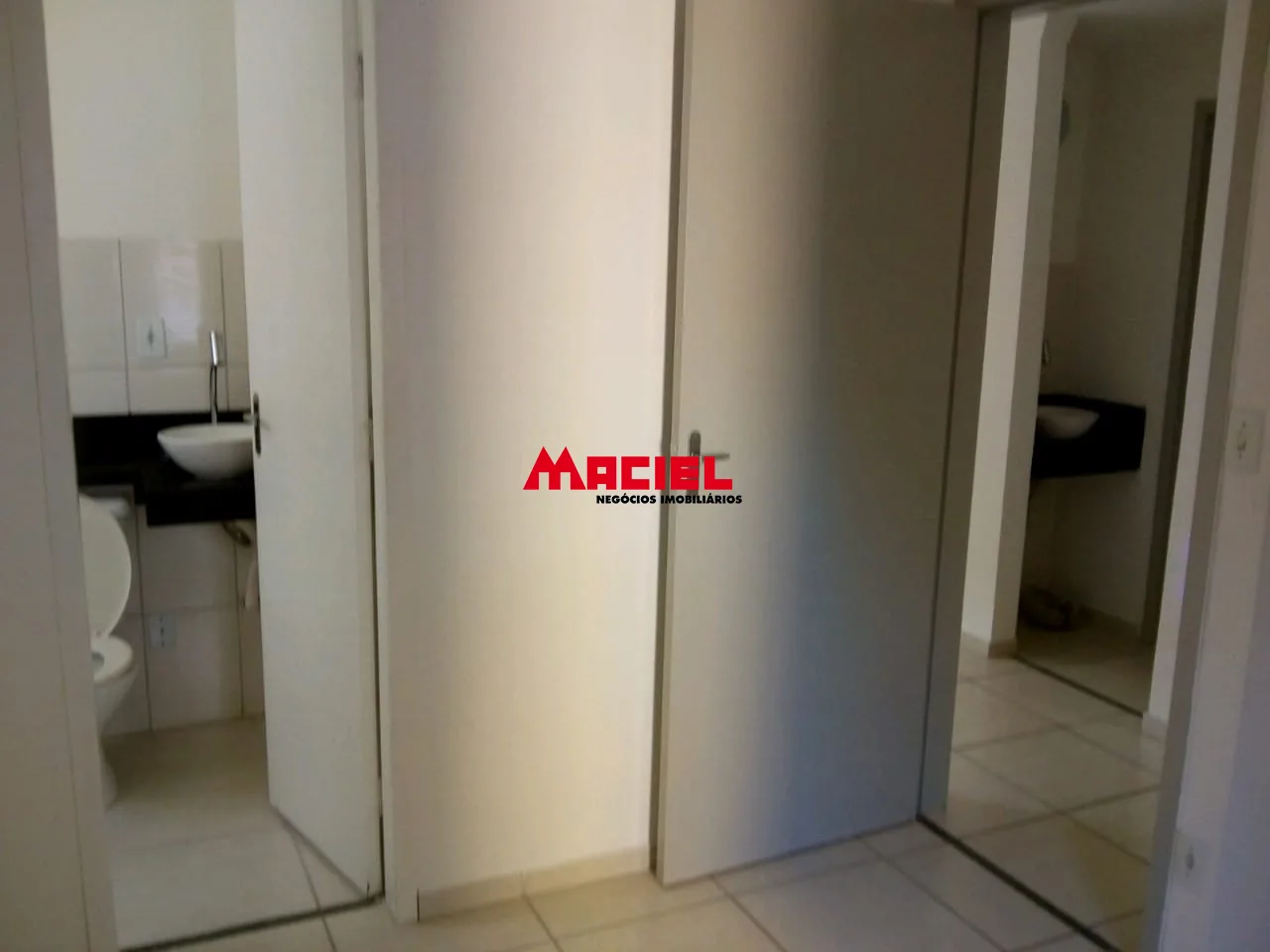 Comprar Apartamento / Padr&atilde;o em S&atilde;o Jos&eacute; dos Campos R$ 300.000,00 - Foto 4