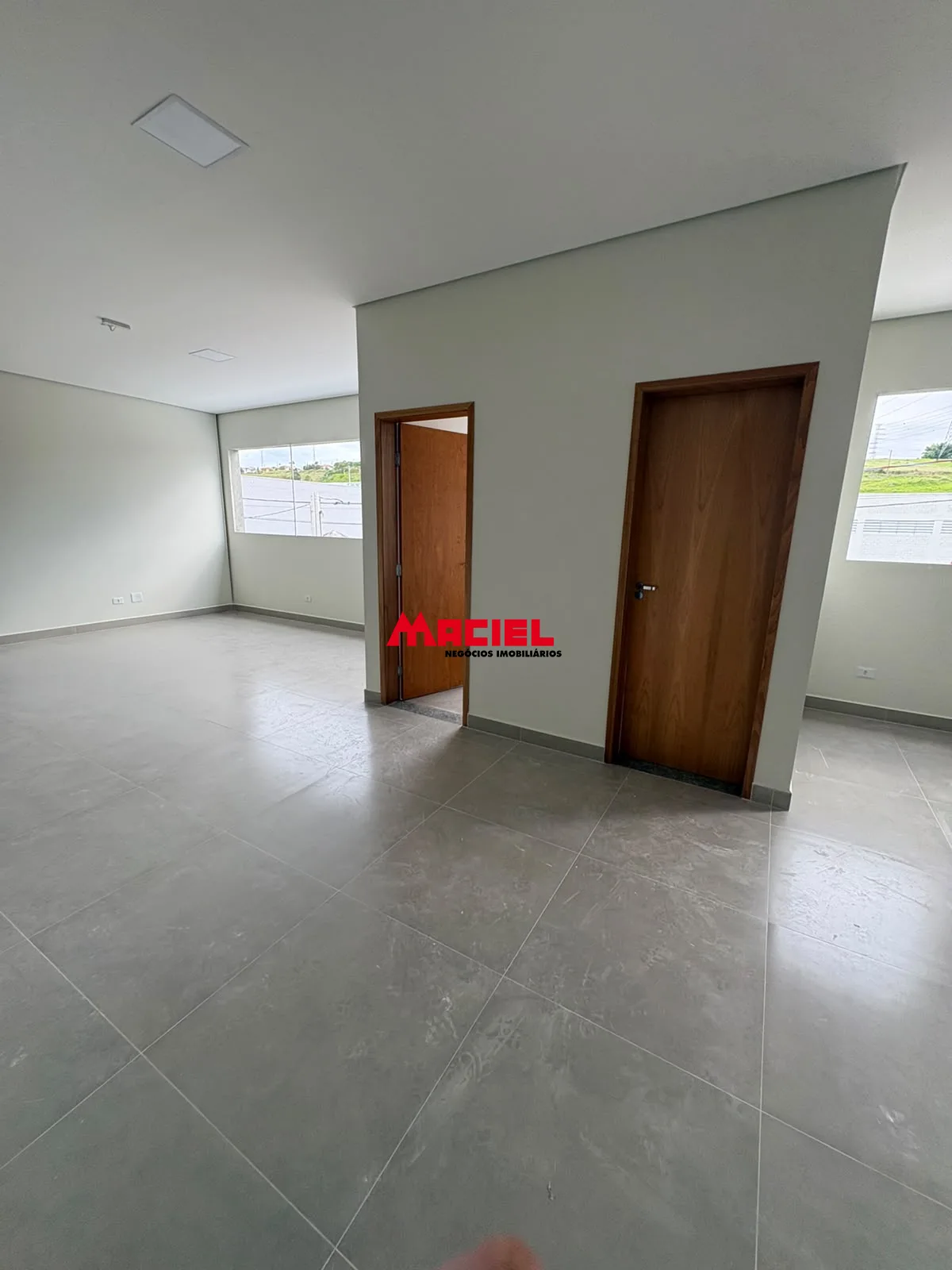 Alugar Comercial / Galp&atilde;o em Jacare&iacute; R$ 16.000,00 - Foto 5