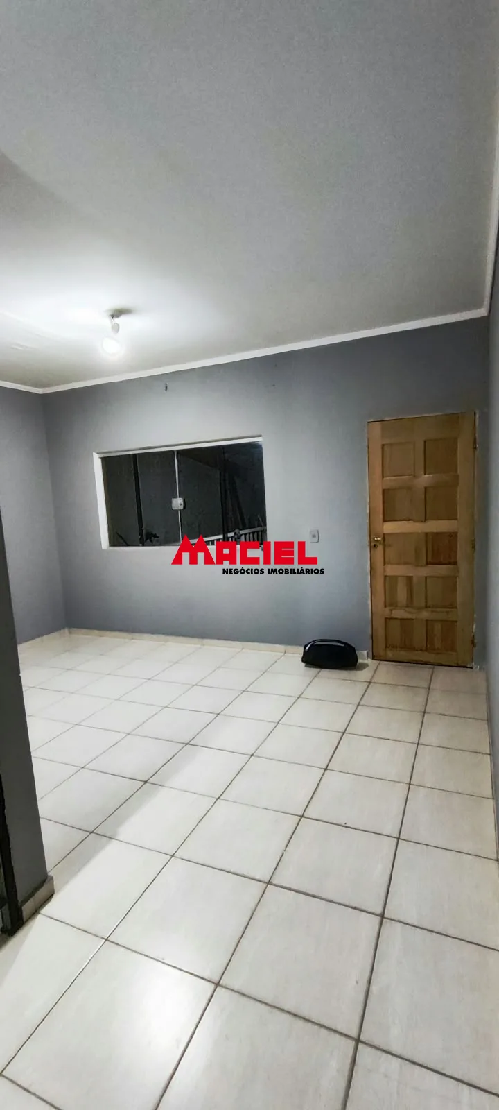 Alugar Casa / Padr&atilde;o em S&atilde;o Jos&eacute; dos Campos R$ 2.500,00 - Foto 2