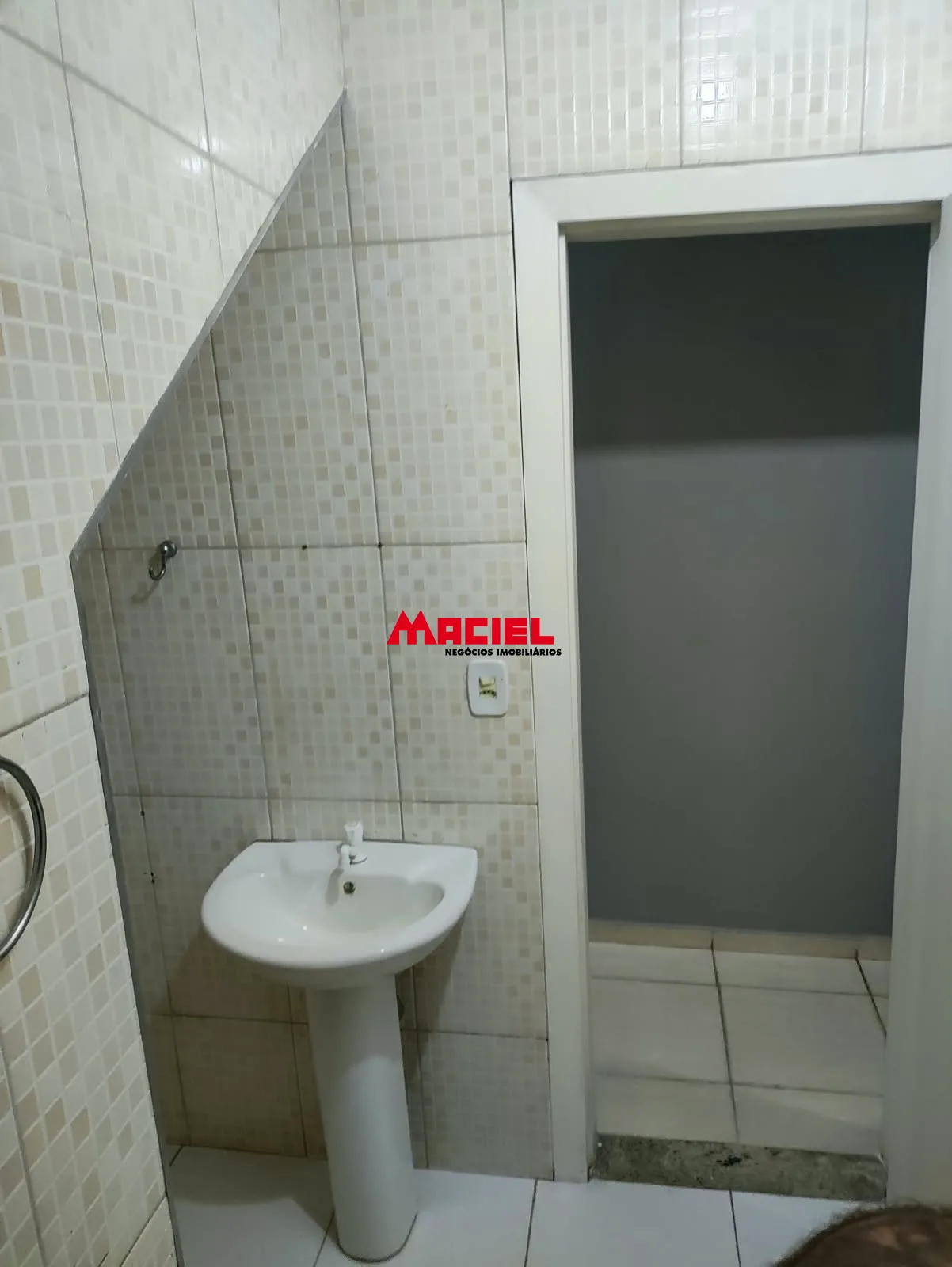 Alugar Casa / Padr&atilde;o em S&atilde;o Jos&eacute; dos Campos R$ 2.500,00 - Foto 12