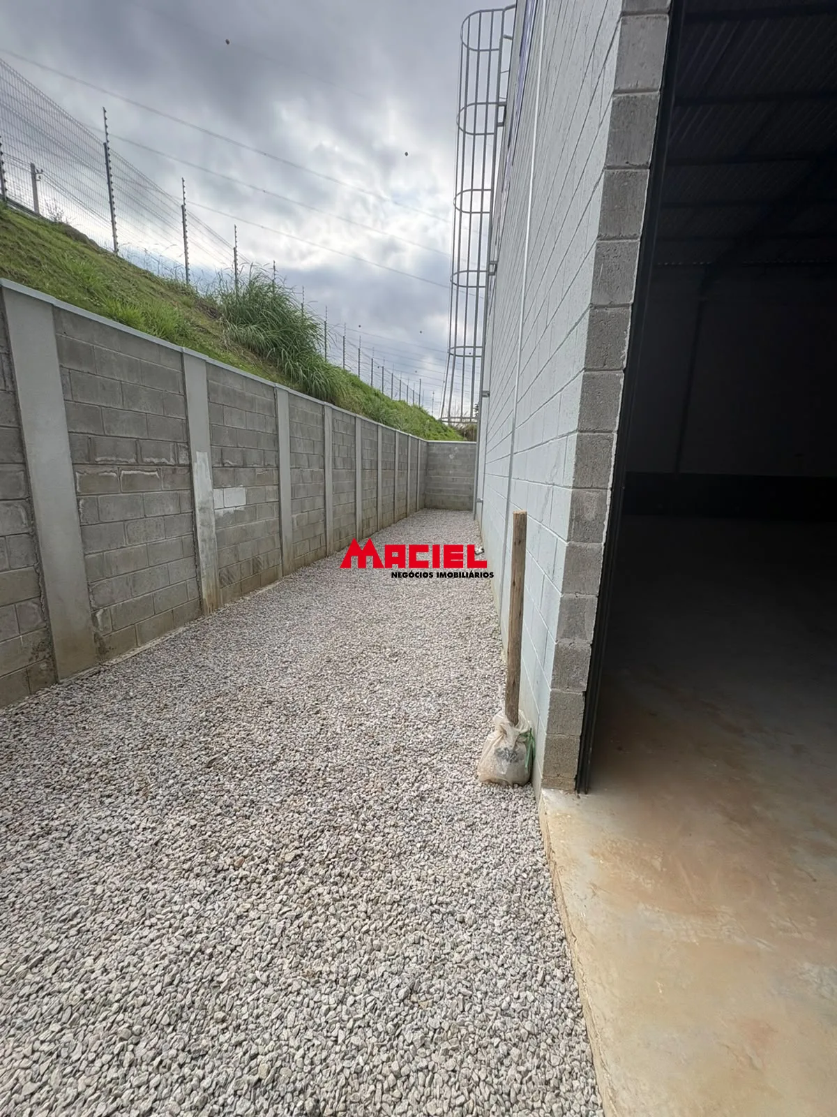 Alugar Comercial / Galp&atilde;o em Jacare&iacute; R$ 21.000,00 - Foto 9