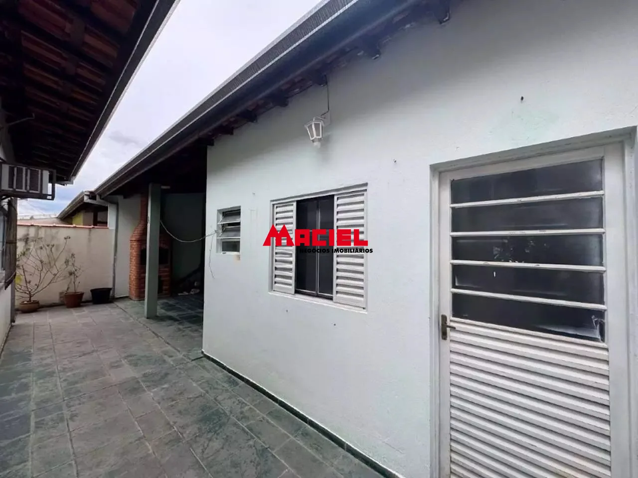 Comprar Casa / Padr&atilde;o em S&atilde;o Jos&eacute; dos Campos R$ 880.000,00 - Foto 1
